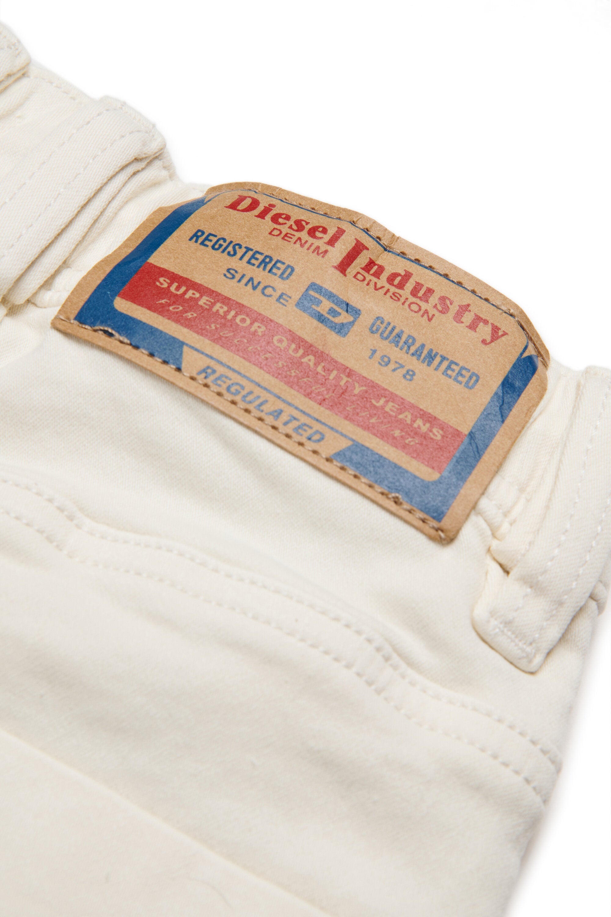 Coloured JoggJeans® shorts