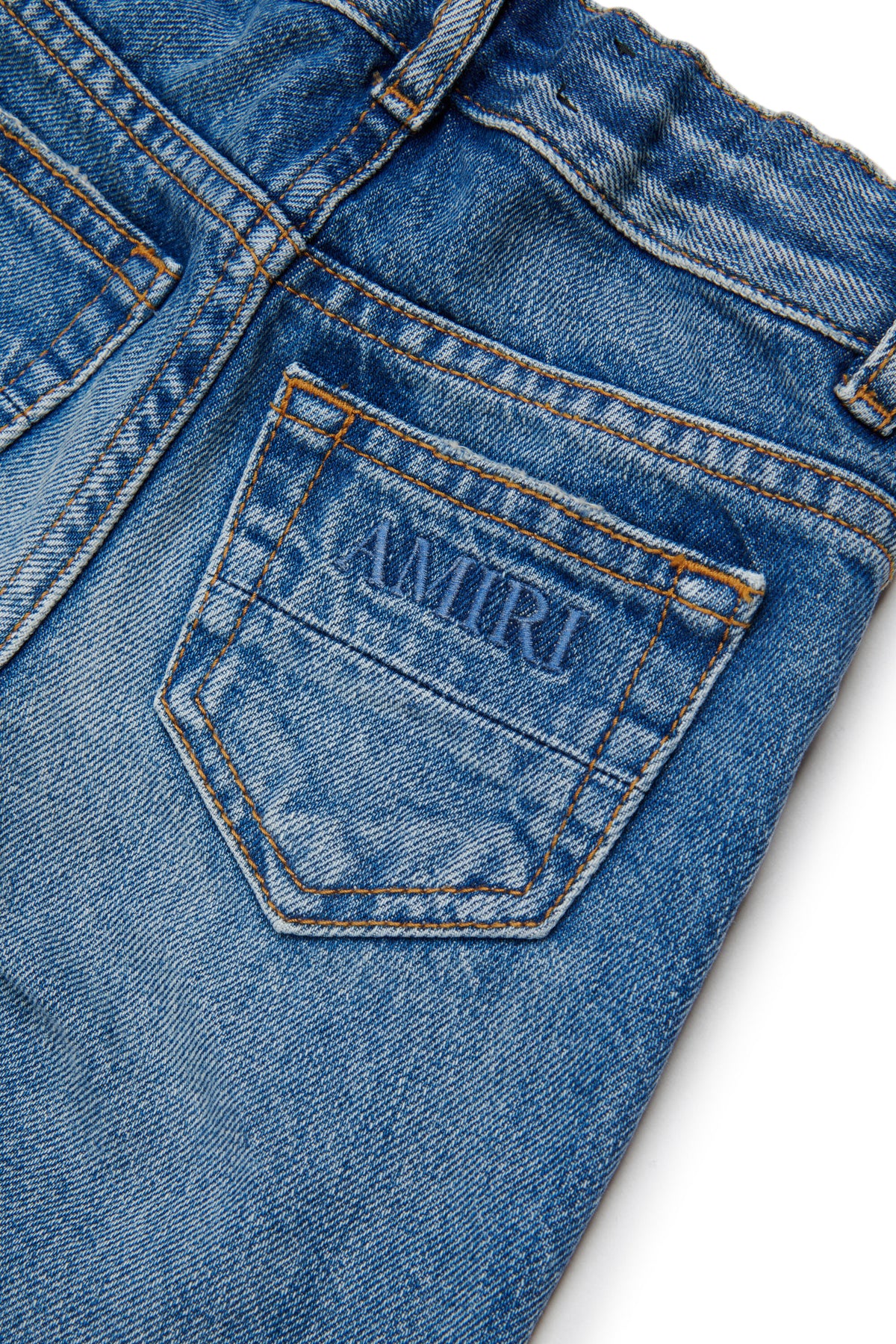 Regular jeans in light blue wash