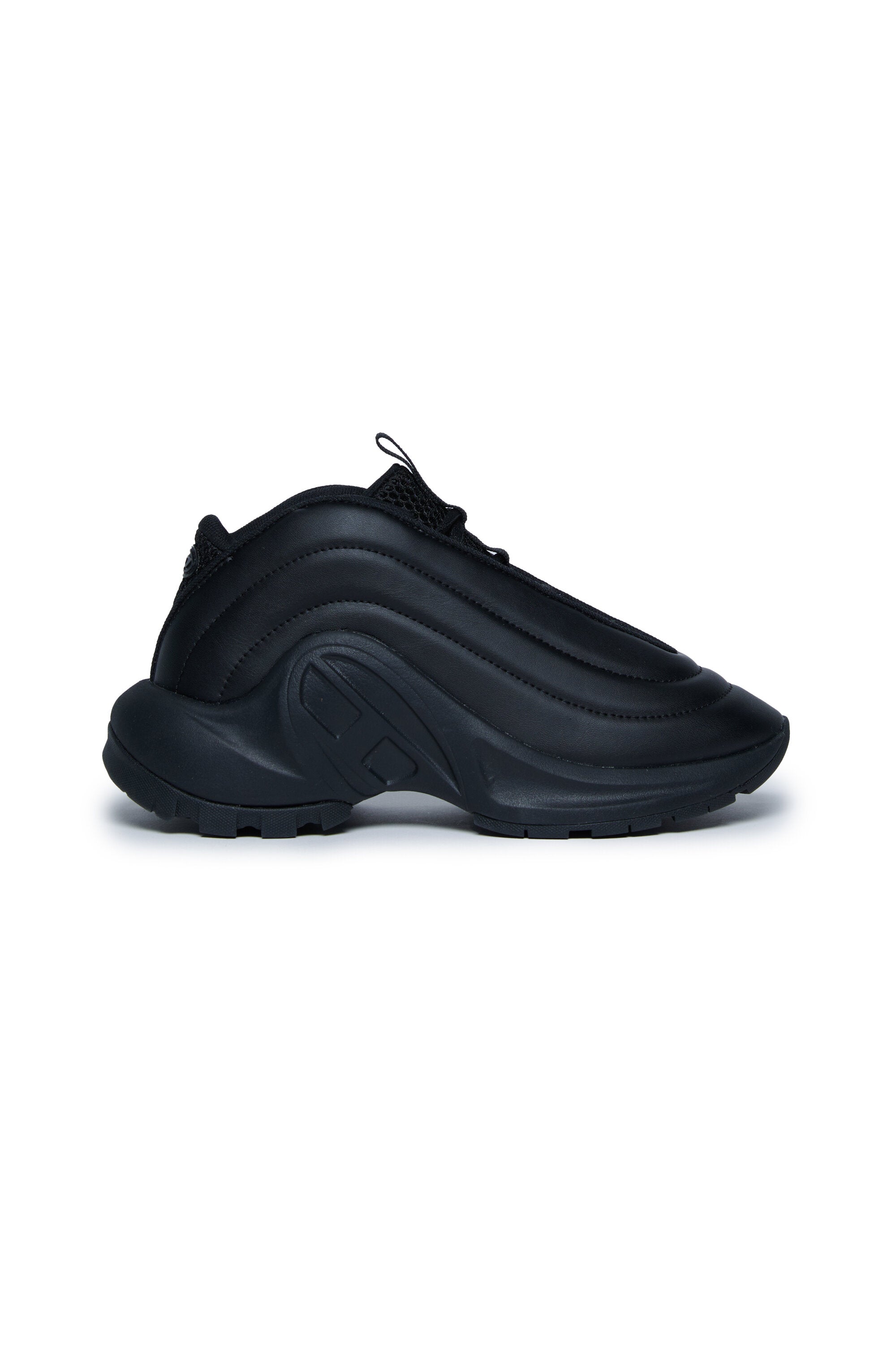 Mid D-Runner trainers branded with Oval D logo