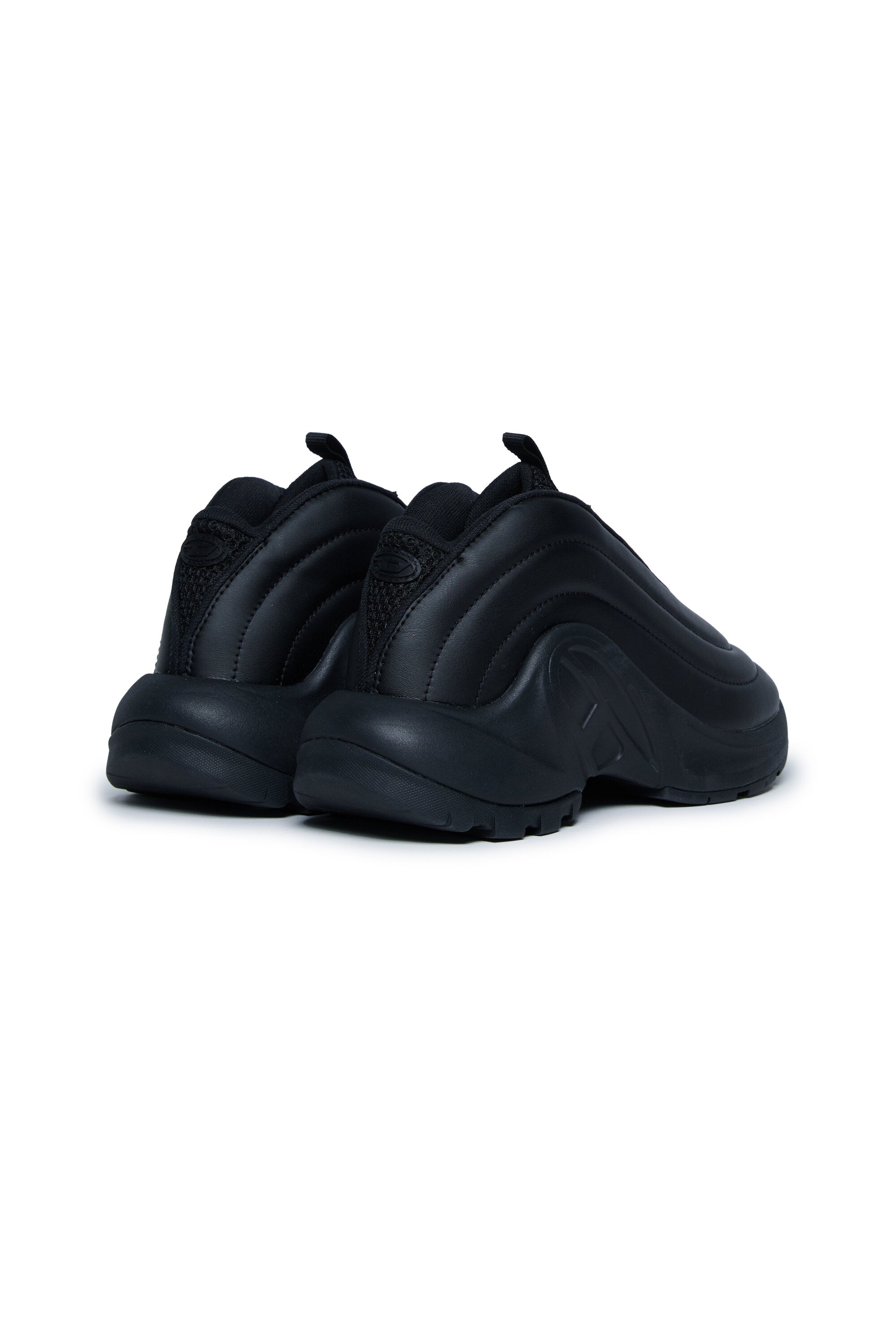 Mid D-Runner trainers branded with Oval D logo