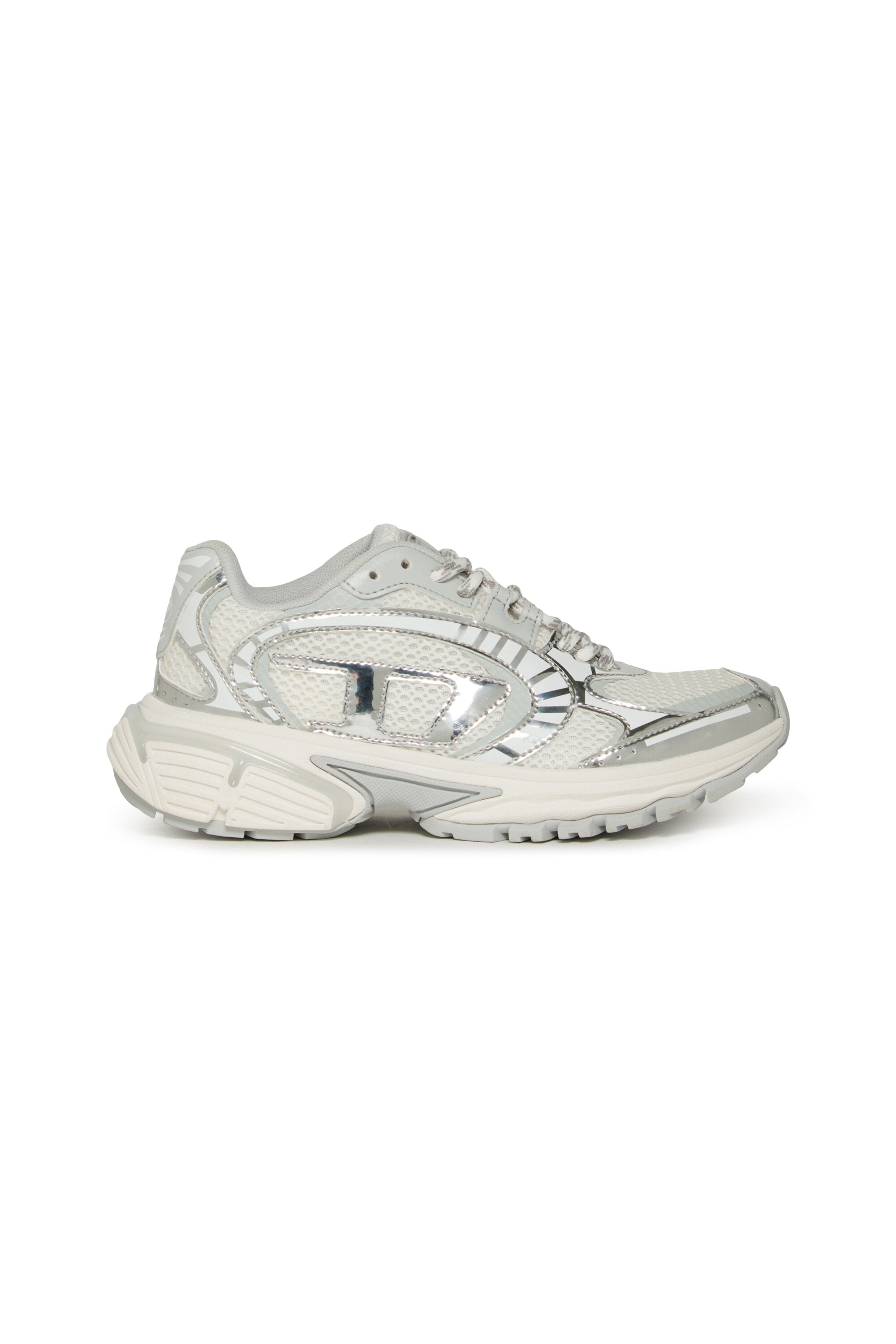 Pro V Dense sneakers branded with metallic logo