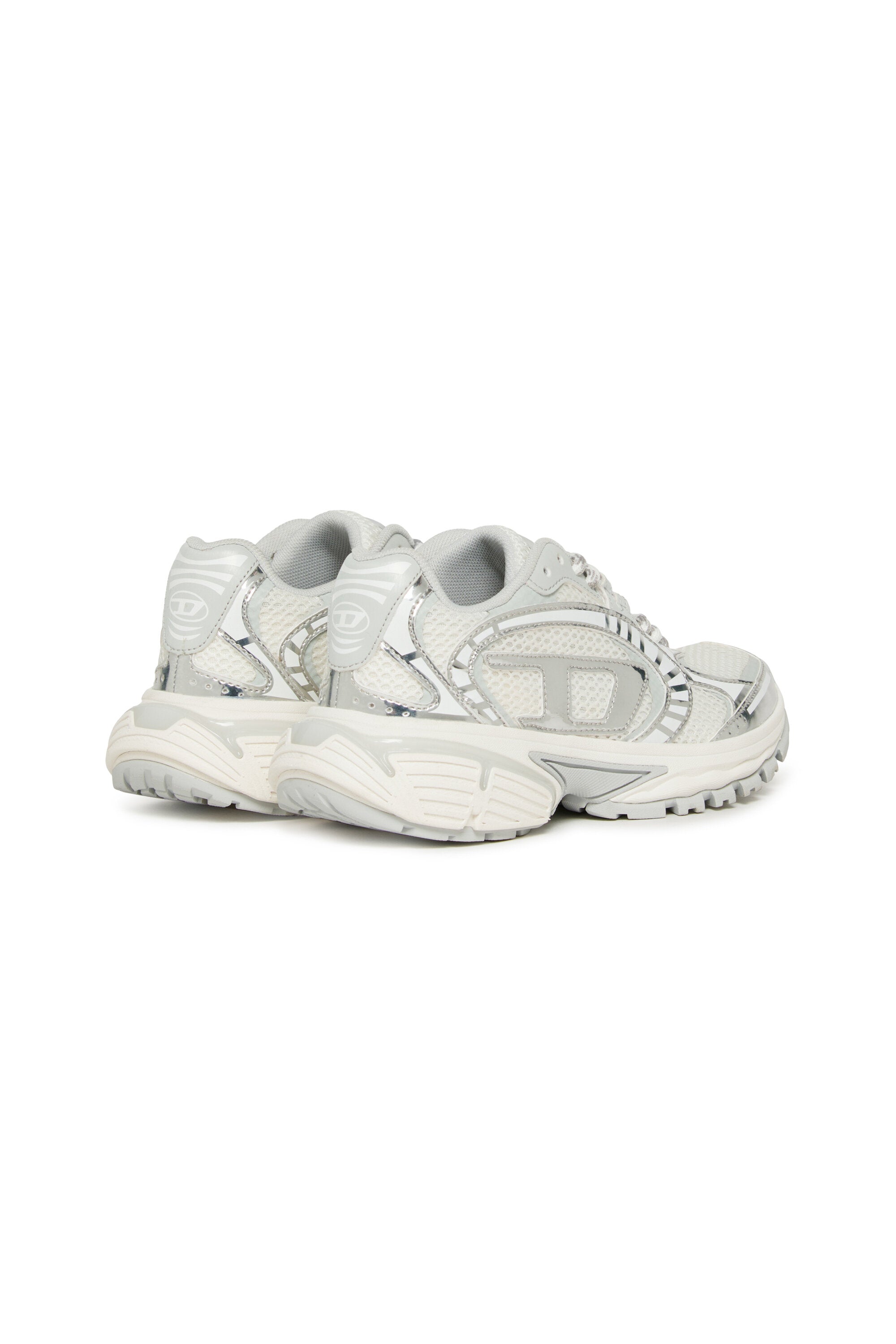 Pro V Dense sneakers branded with metallic logo