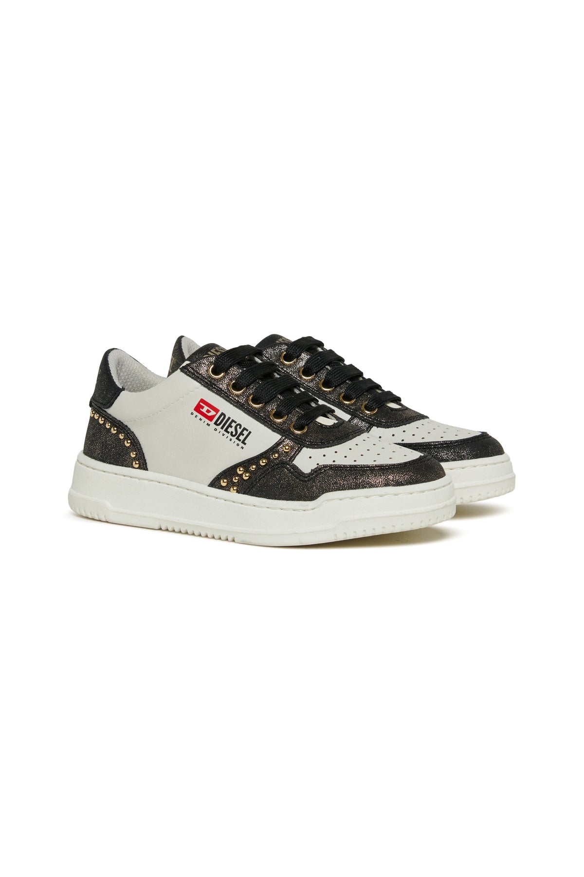 Sneakers with logo