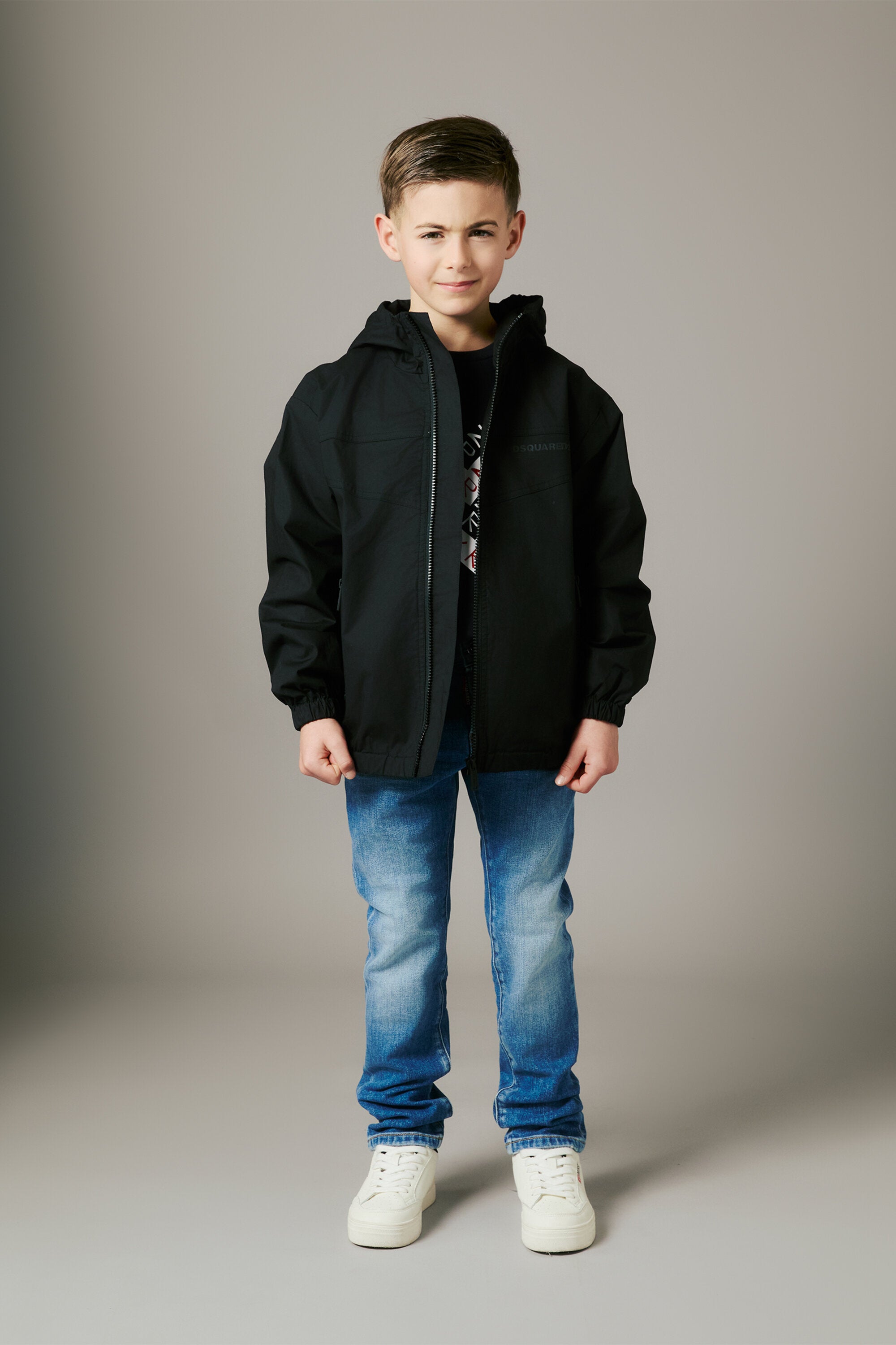 Medium blue straight jeans with abrasions - 642