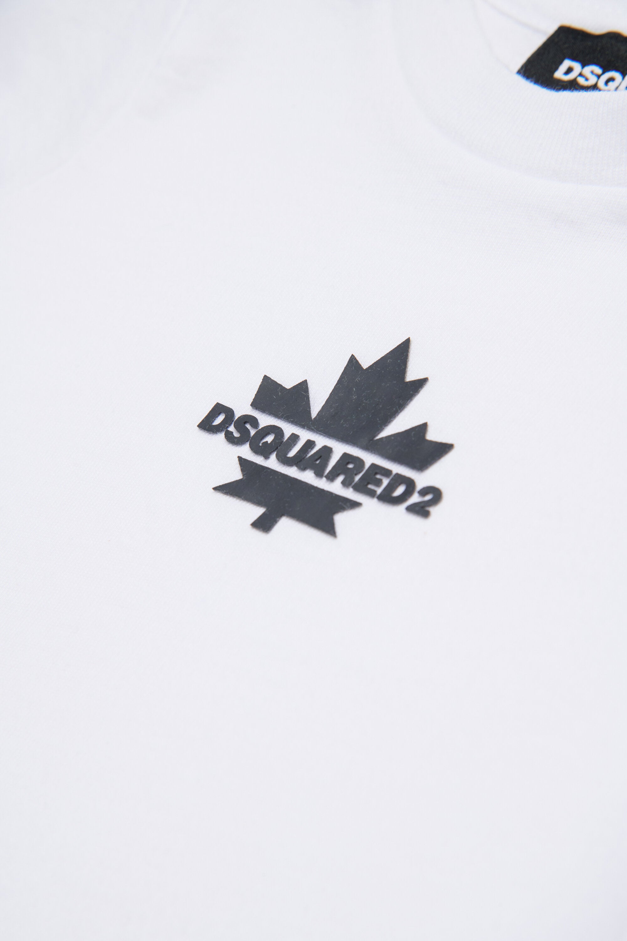 T-shirt with Maple Leaf