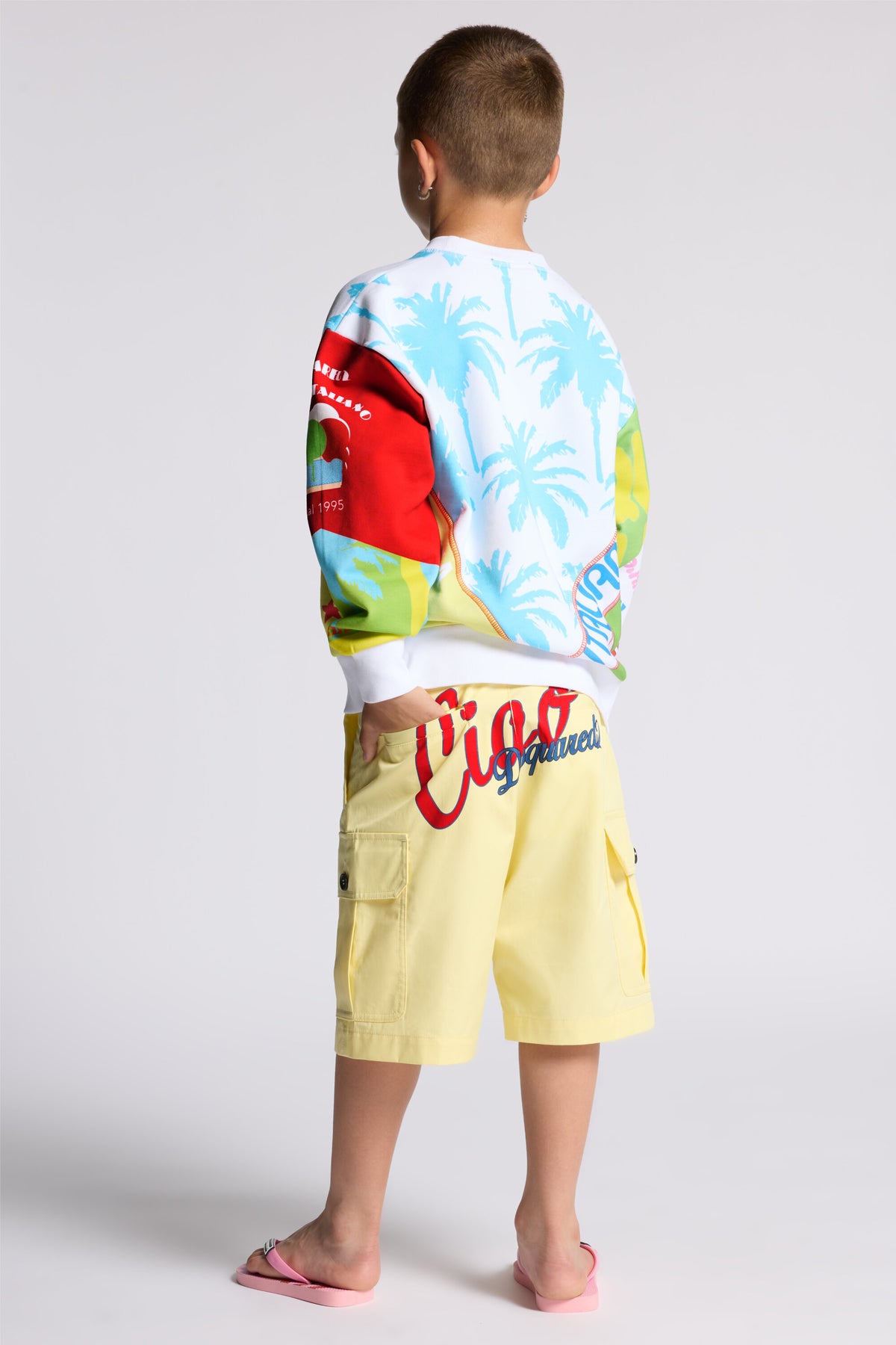 Cargo shorts with printed logo