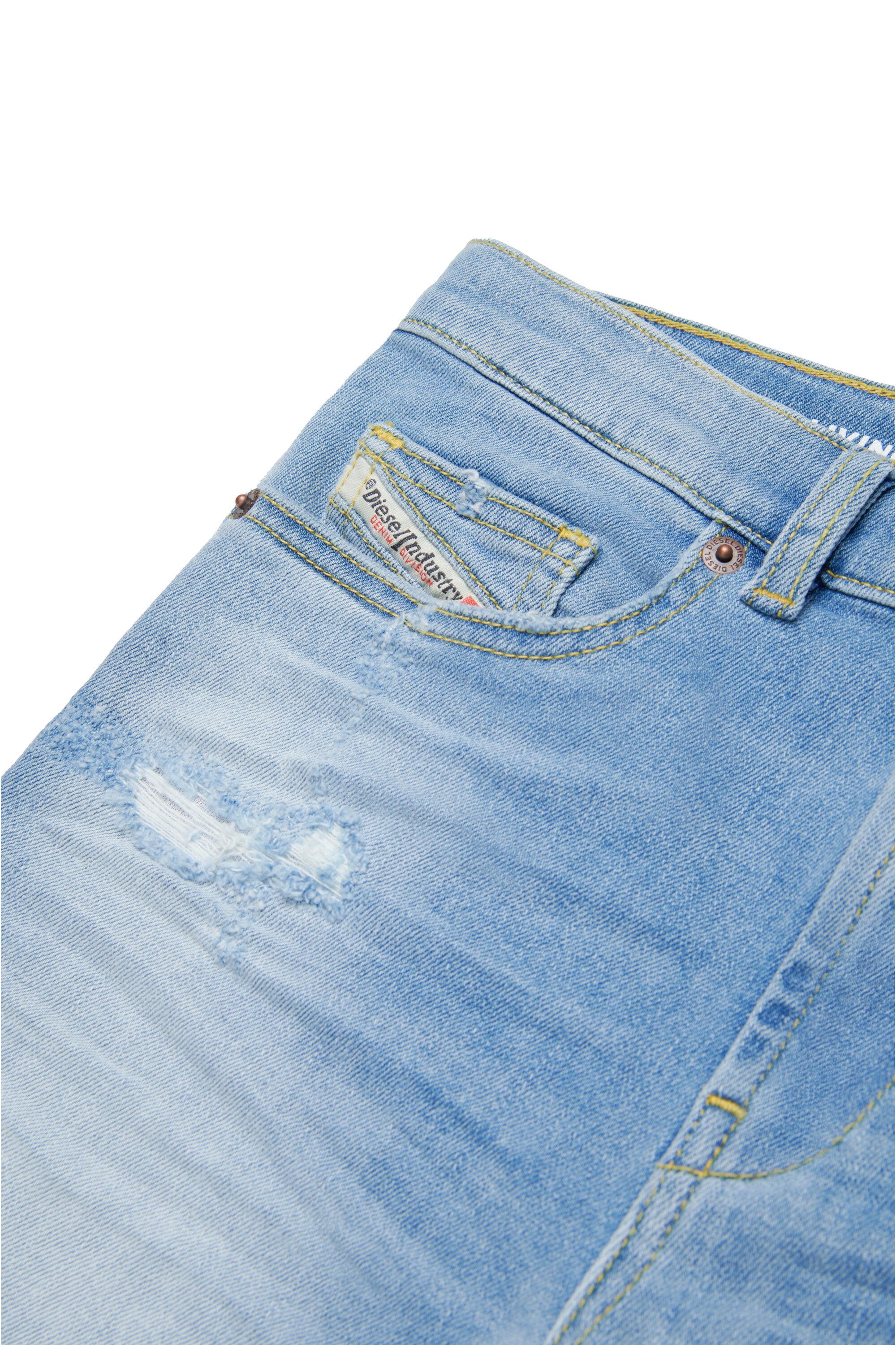Light denim shorts with abrasions