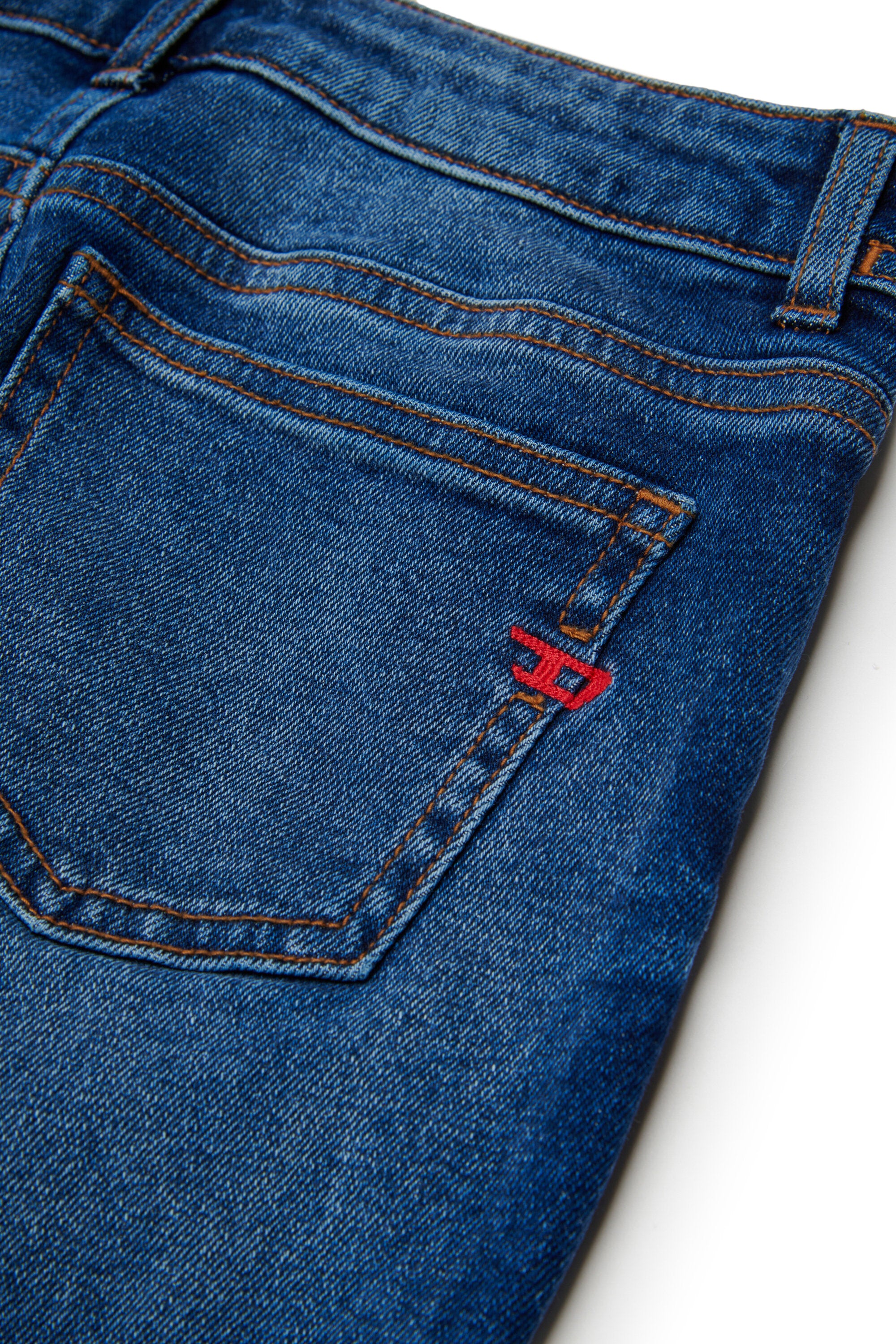 Slim fit jeans in medium blue wash - 2004
