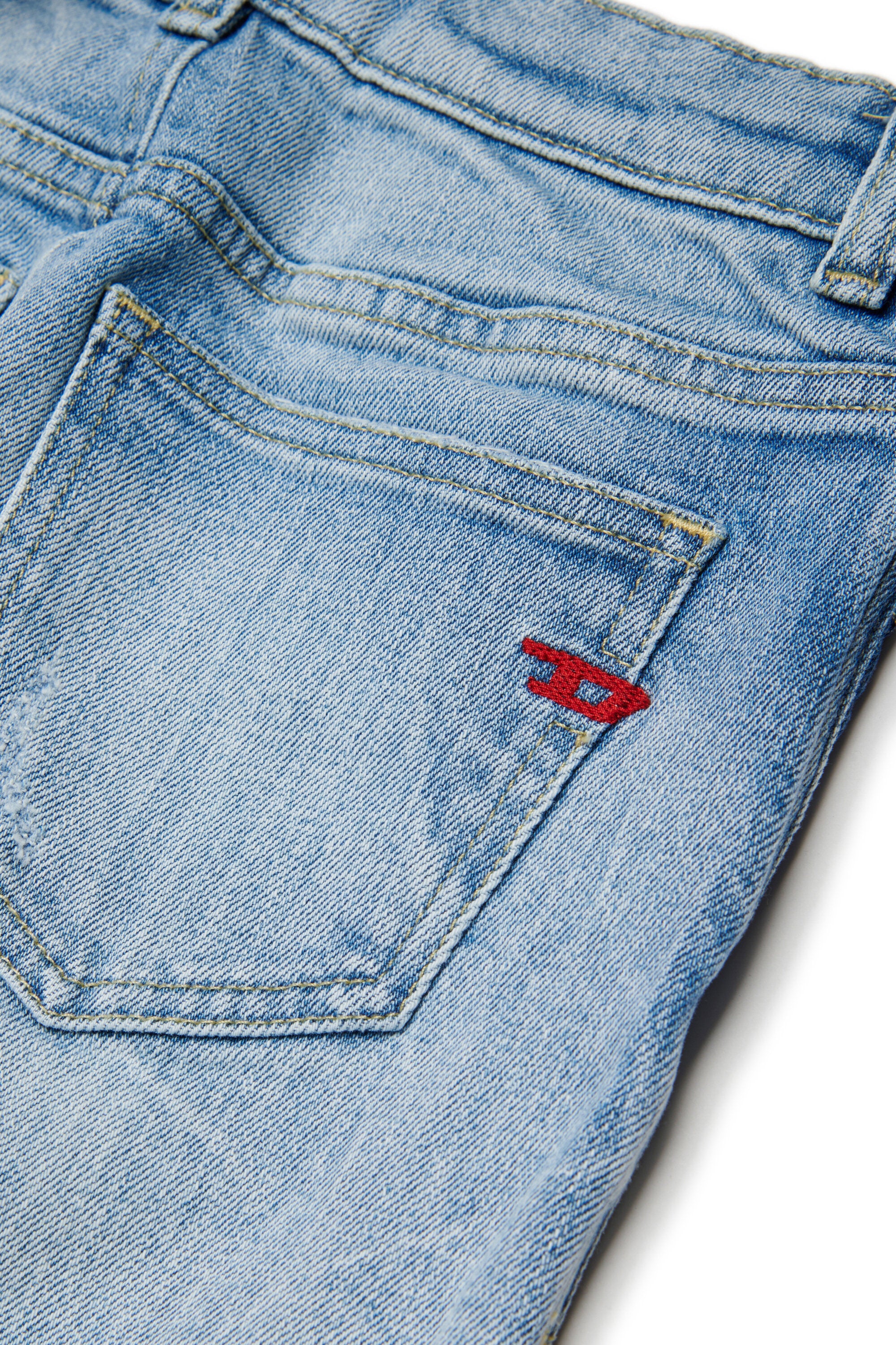 Regular fit jeans in light blue wash - 2016 D-Air