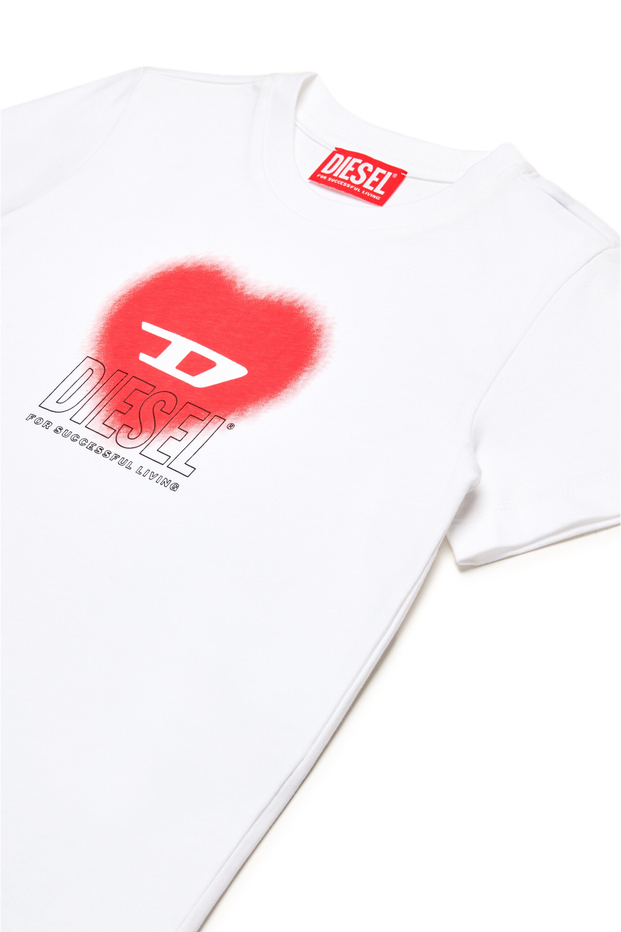 T-shirt with heart graphics