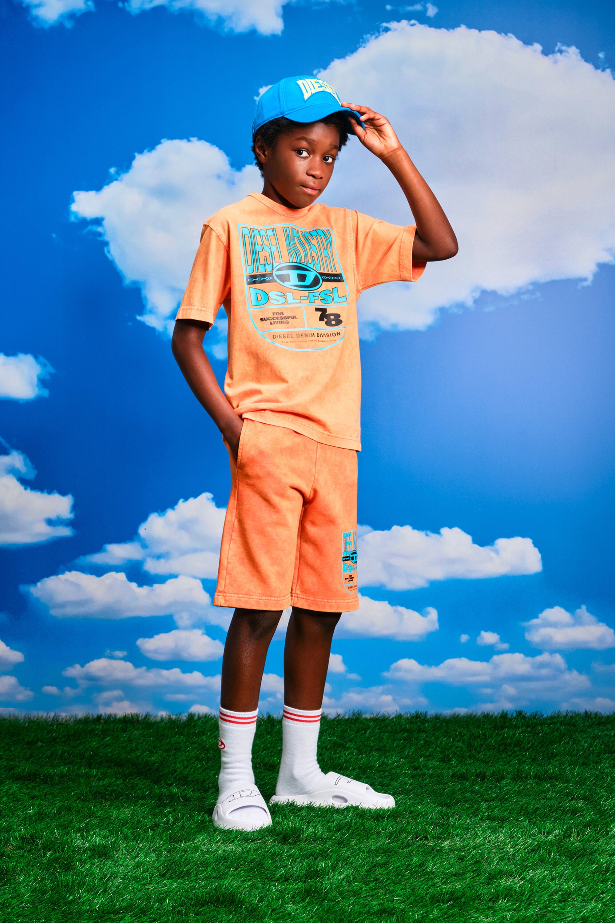 Marbled T-shirt with shield graphic