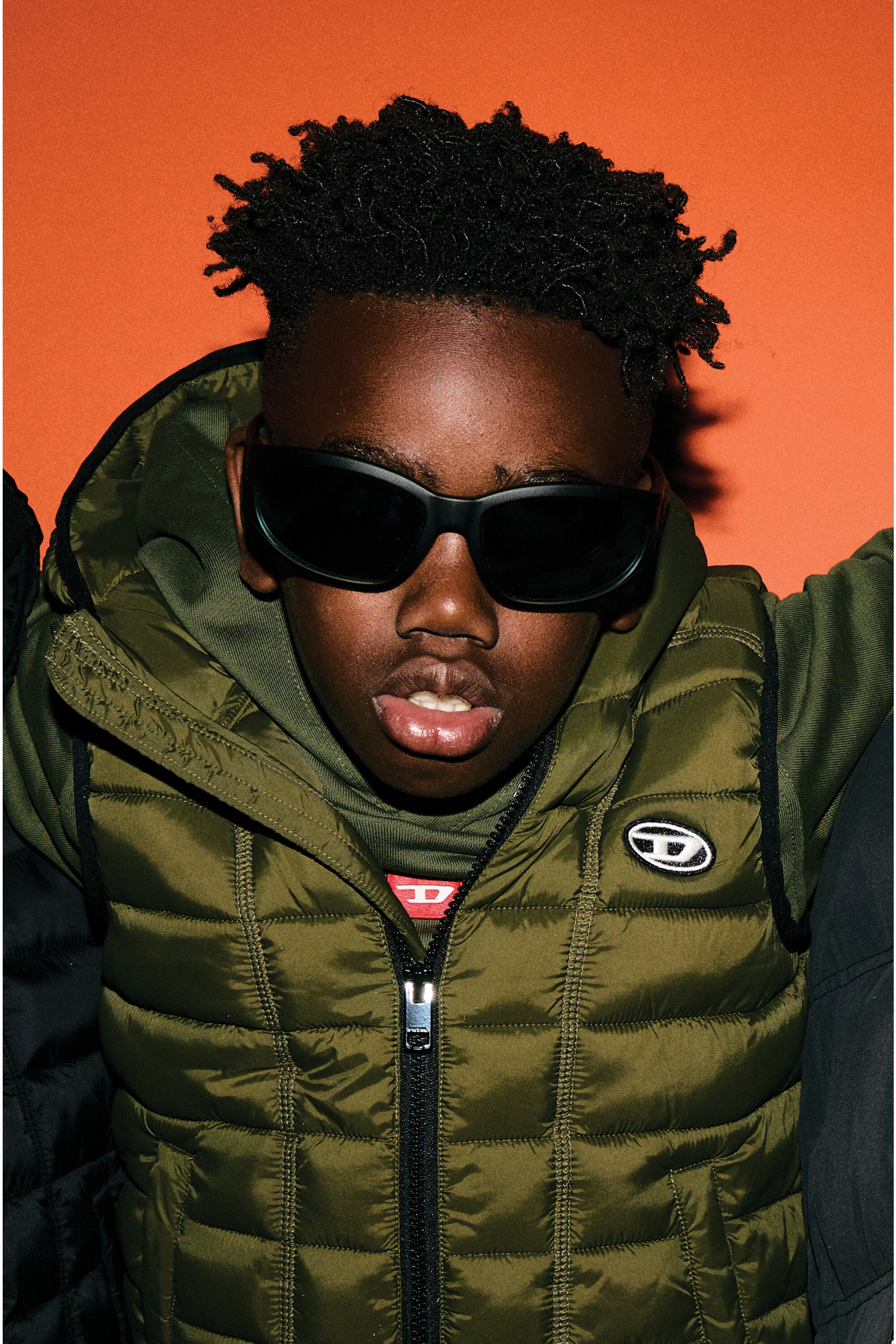 Lightweight hooded vest with logo Oval D