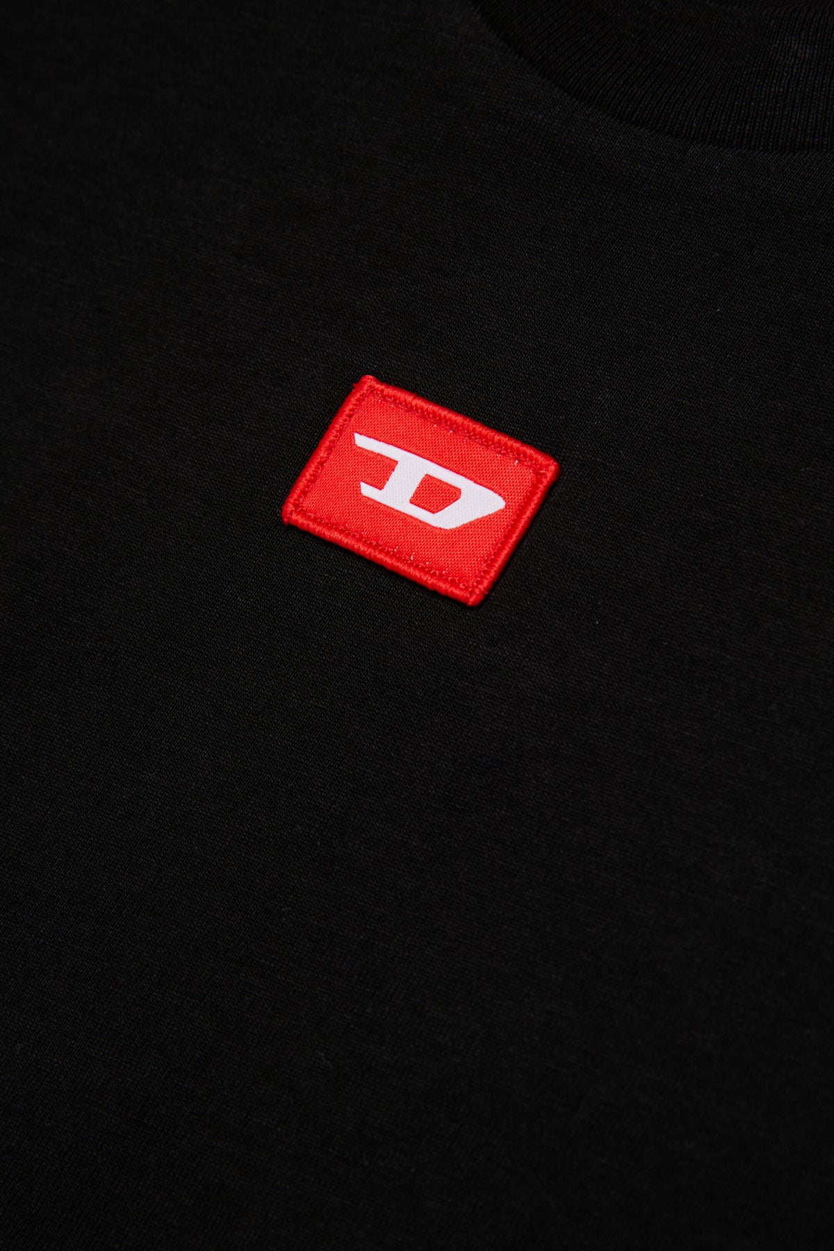 Jersey T-shirt with red D patch