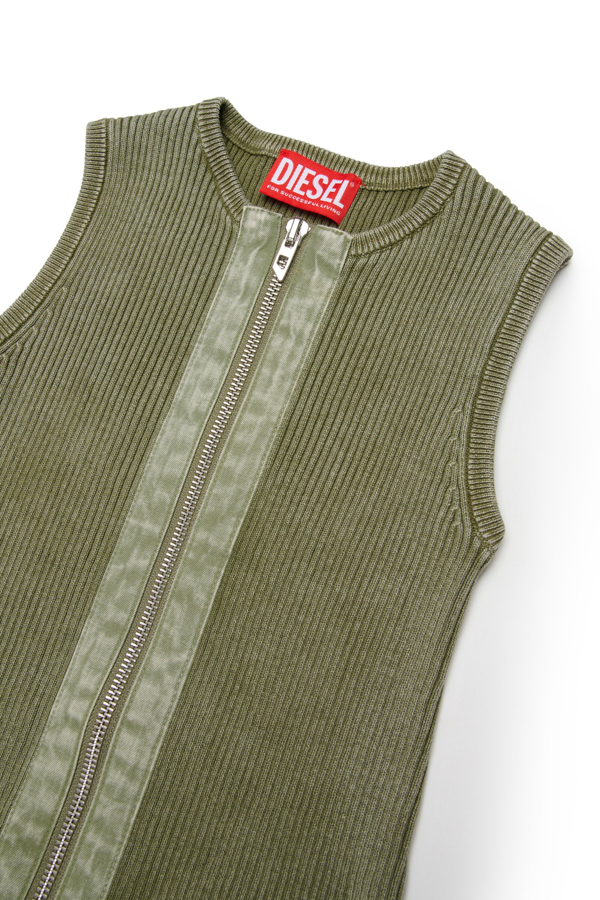 Sleeveless dress with patch pockets