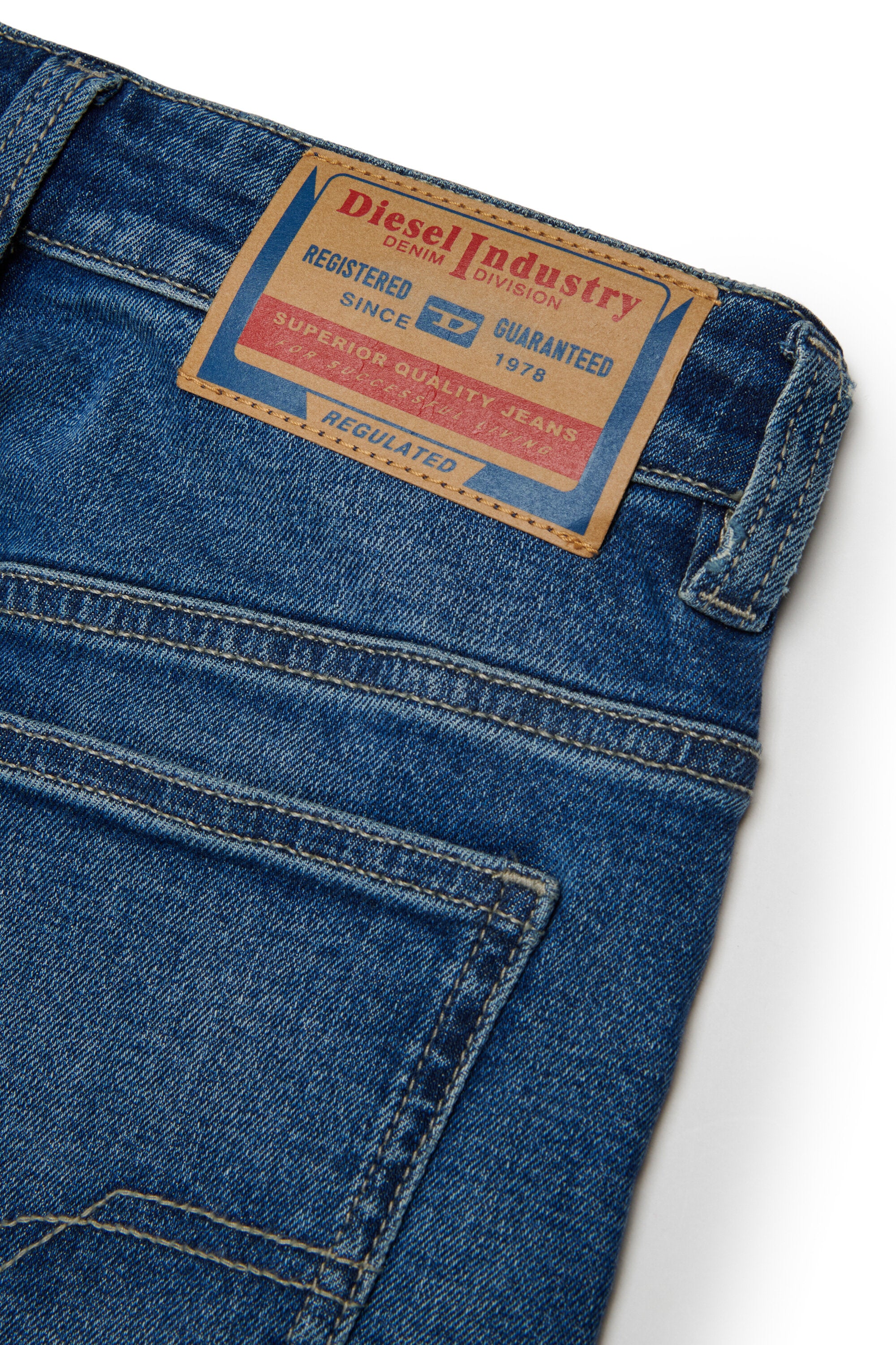 Medium blue relaxed fit jeans - D-Devon