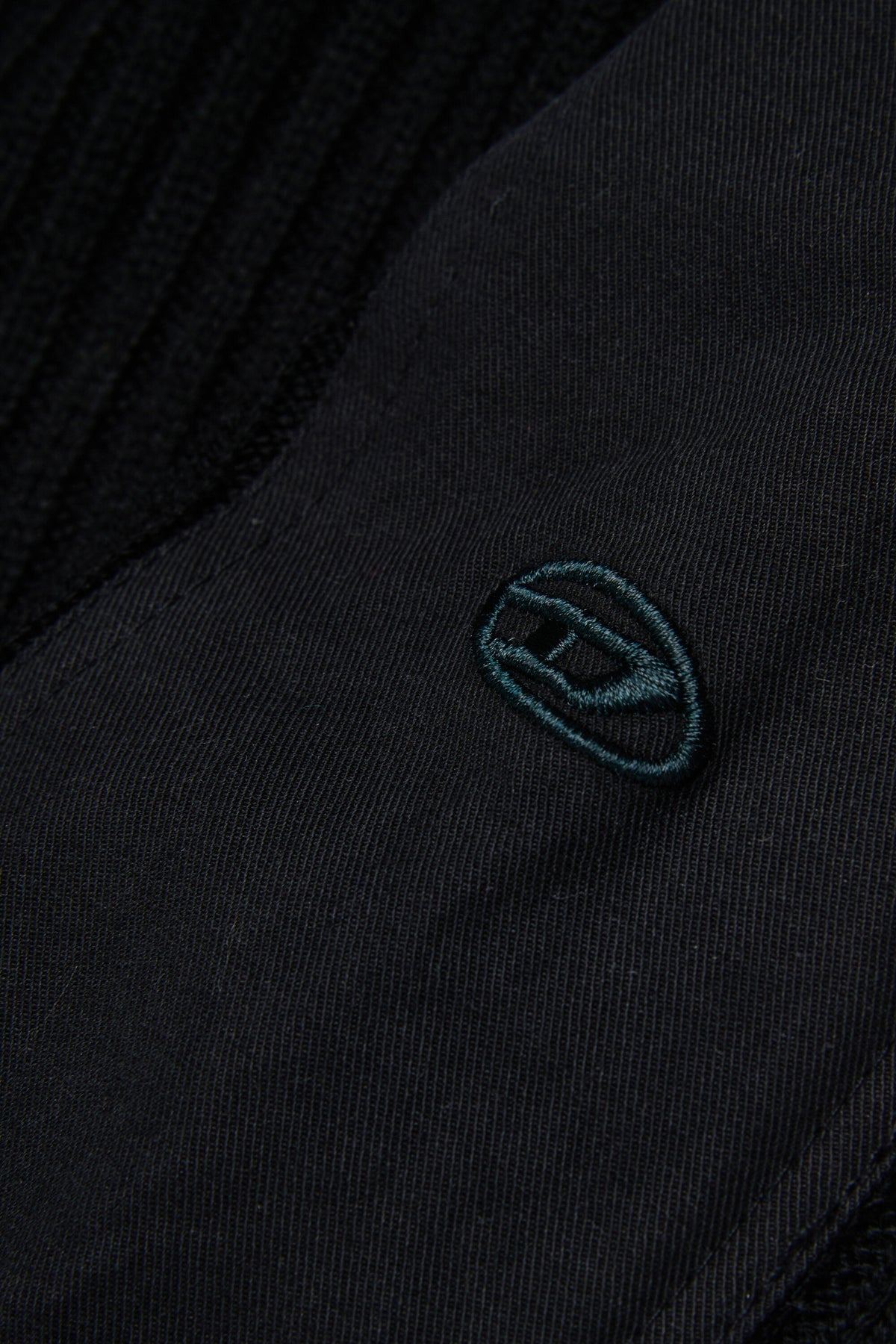 Ribbed crew-neck pullover