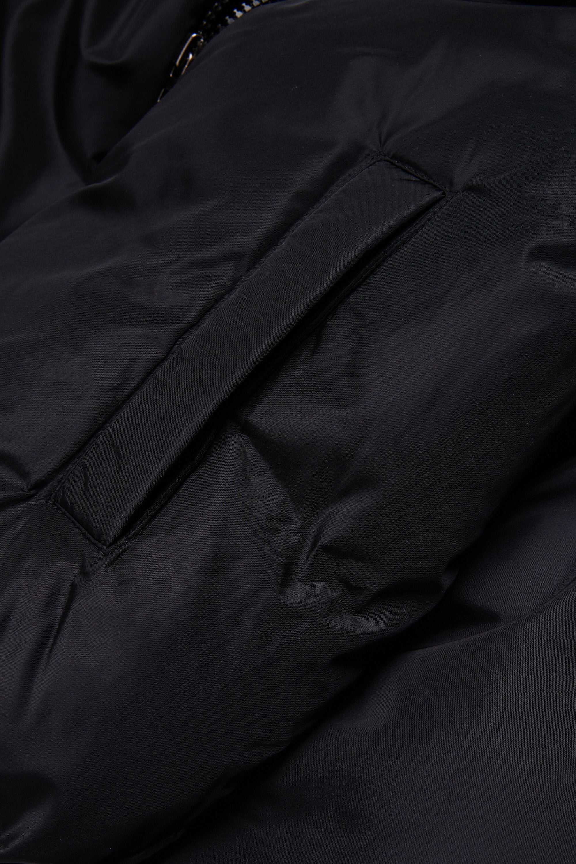 Padded jacket with printed logo