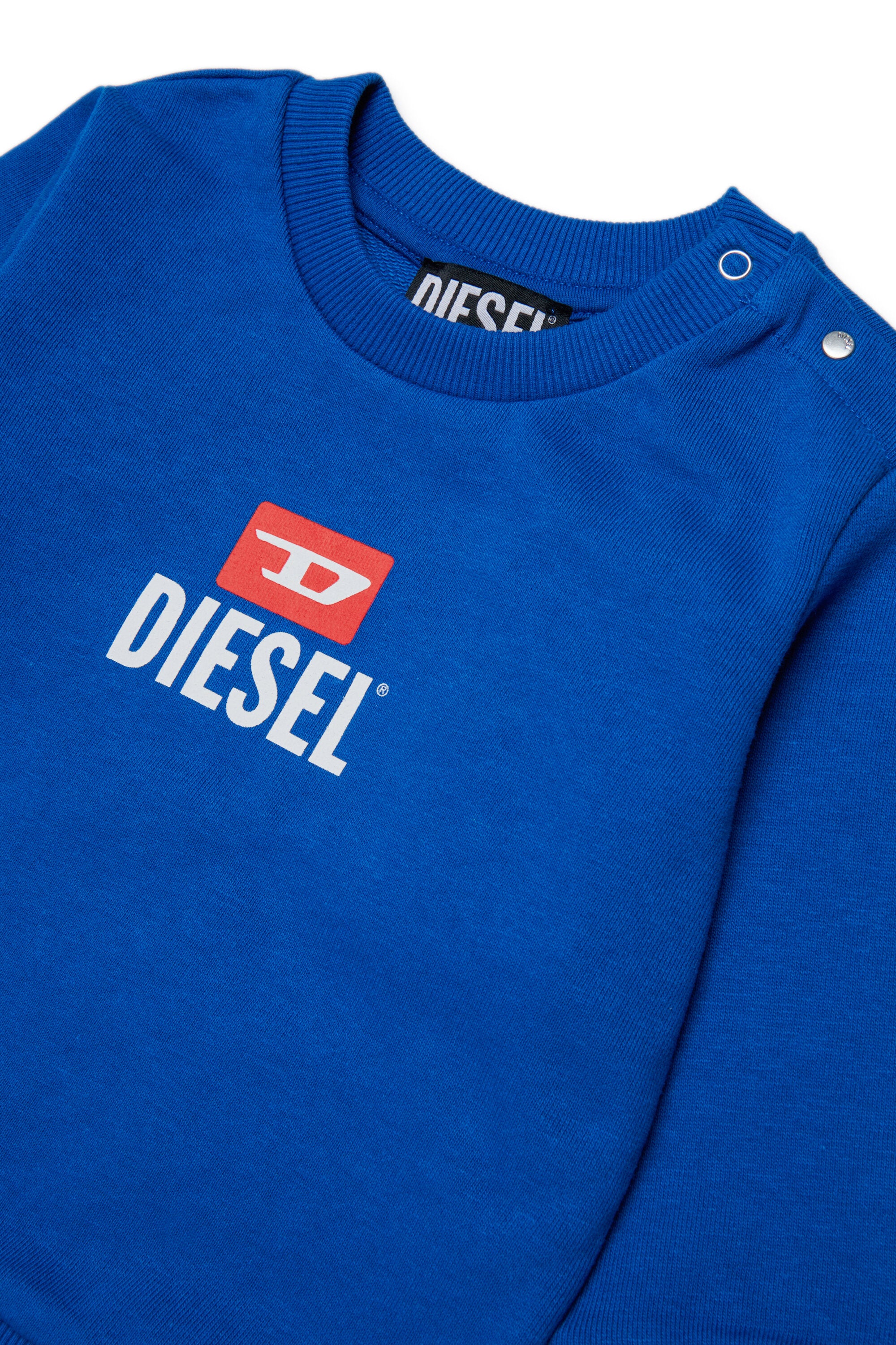 Crew neck sweatshirt with logo