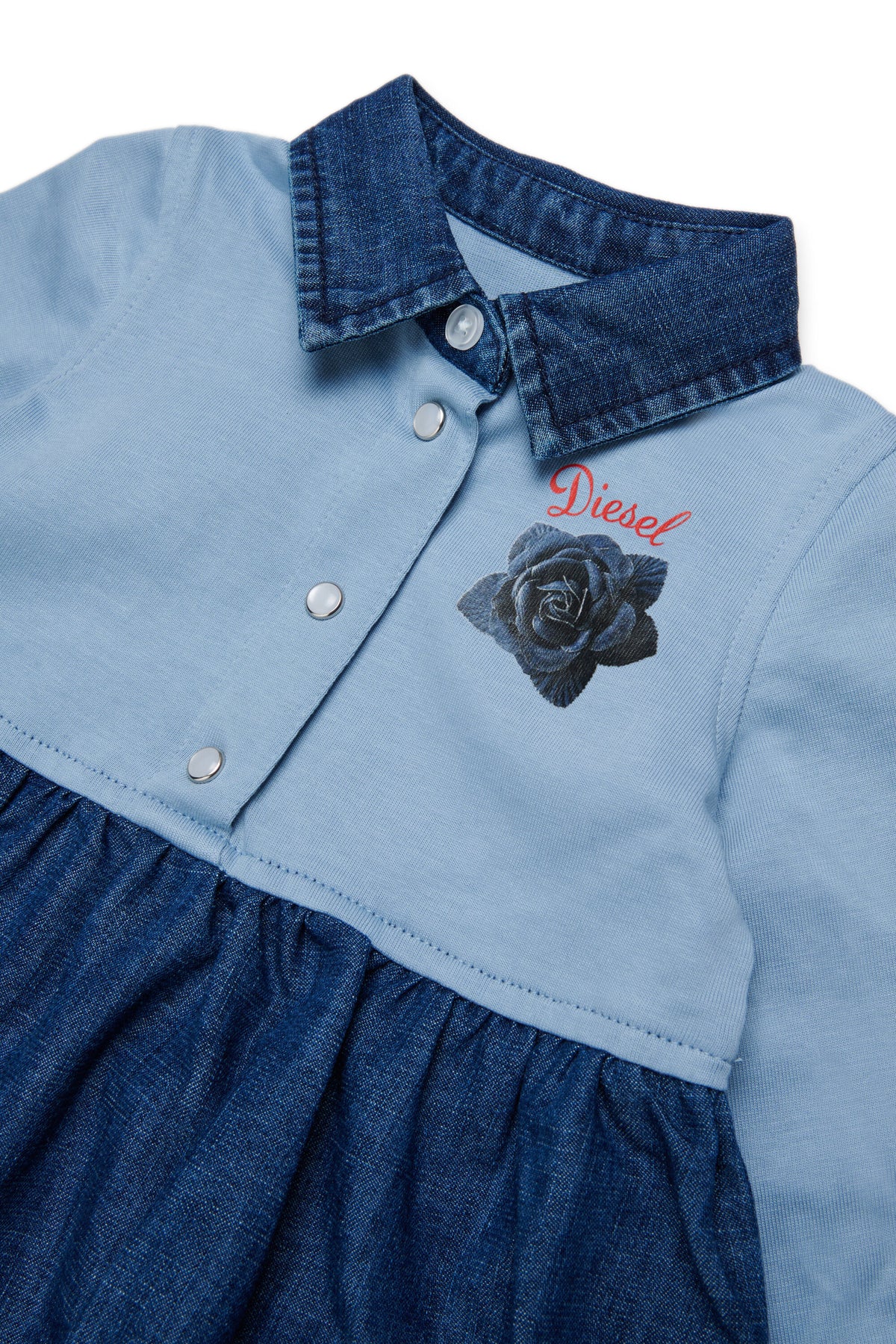 Dress with collar and logo