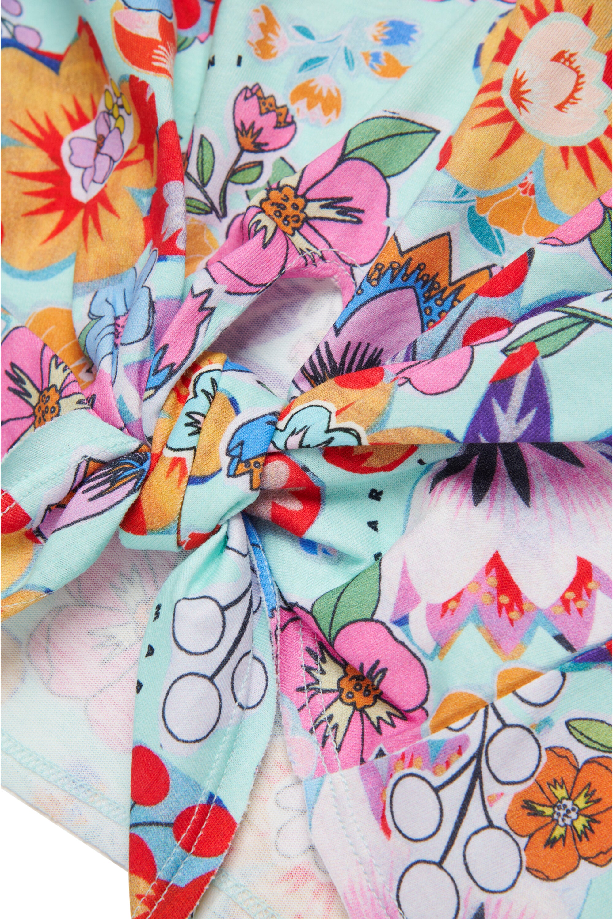 Holiday allover T-shirt with knotted fabric