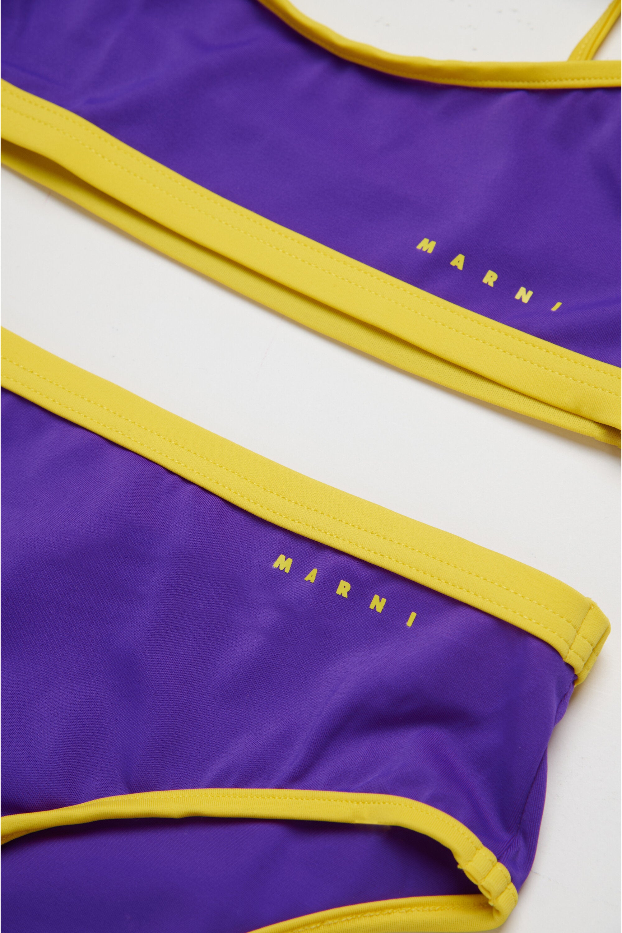 Cross-over shoulder straps bikini swimming costume