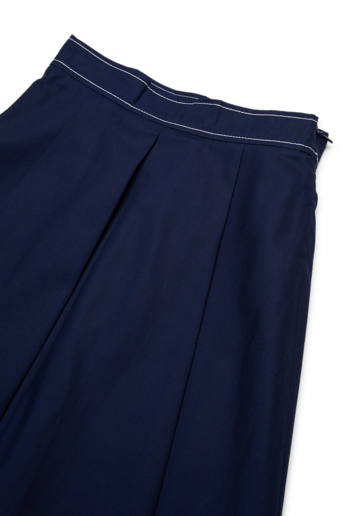 Pleated skirt with logo