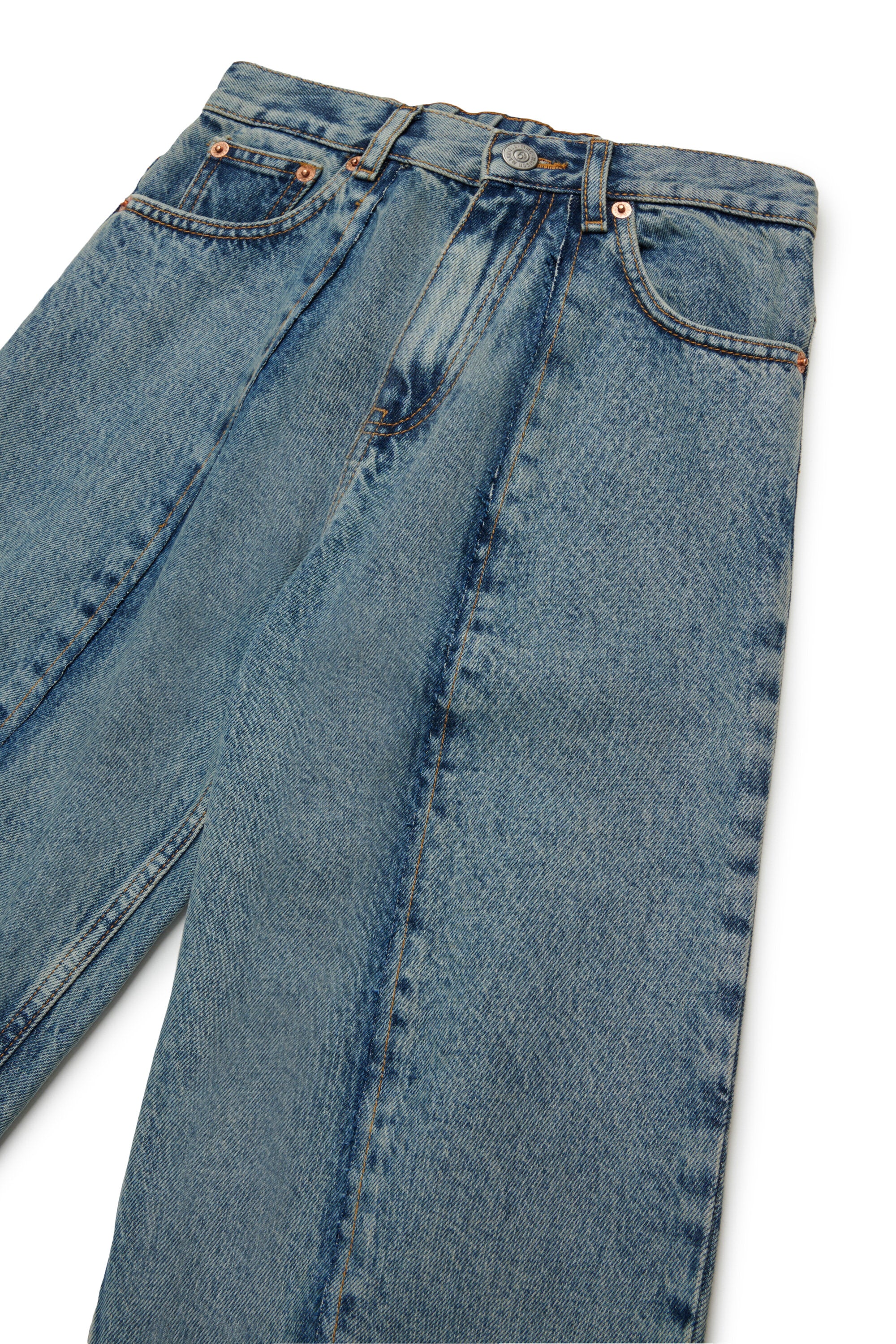 Medium blue balloon effect relaxed jeans