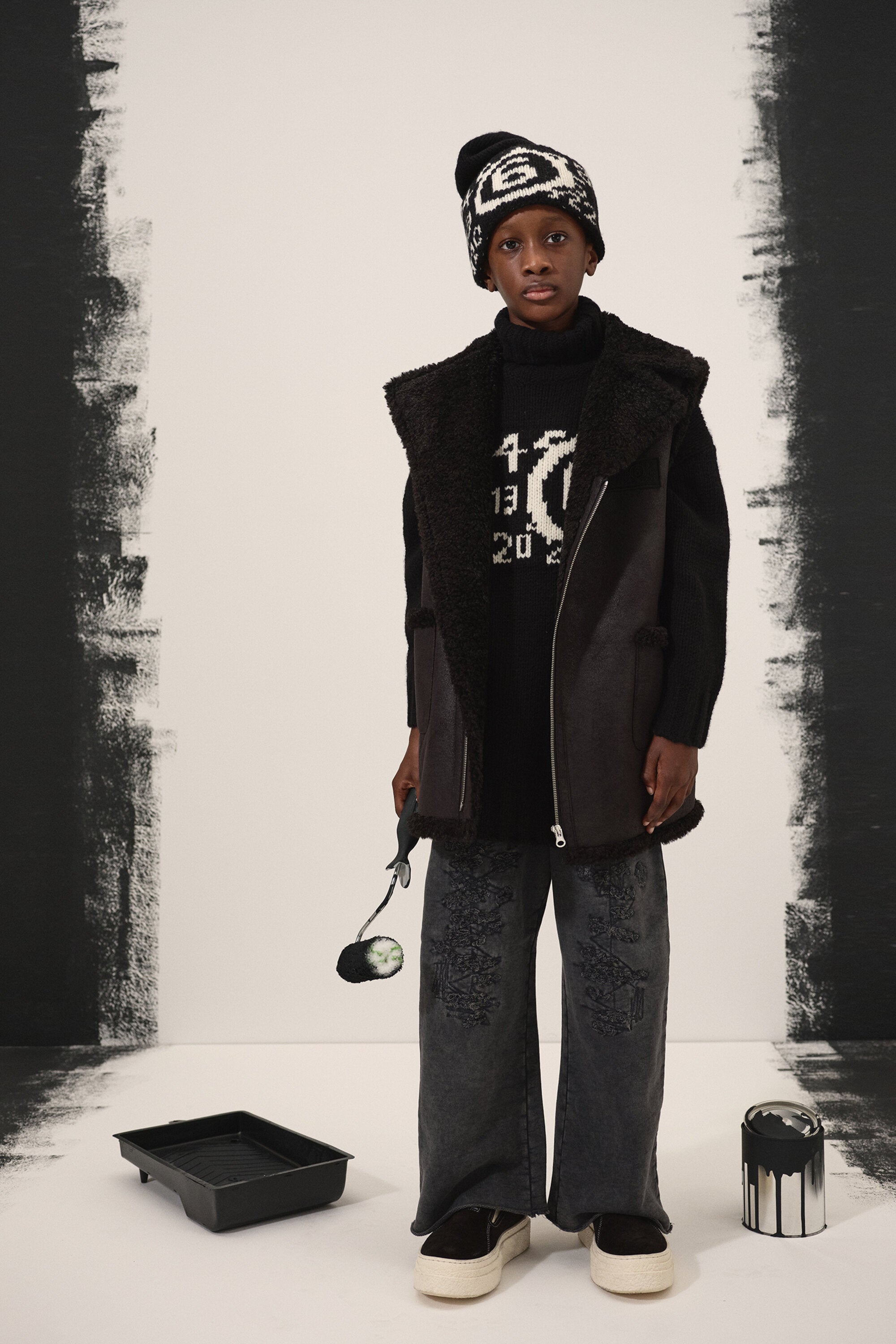 Fleece pants with mending breaks