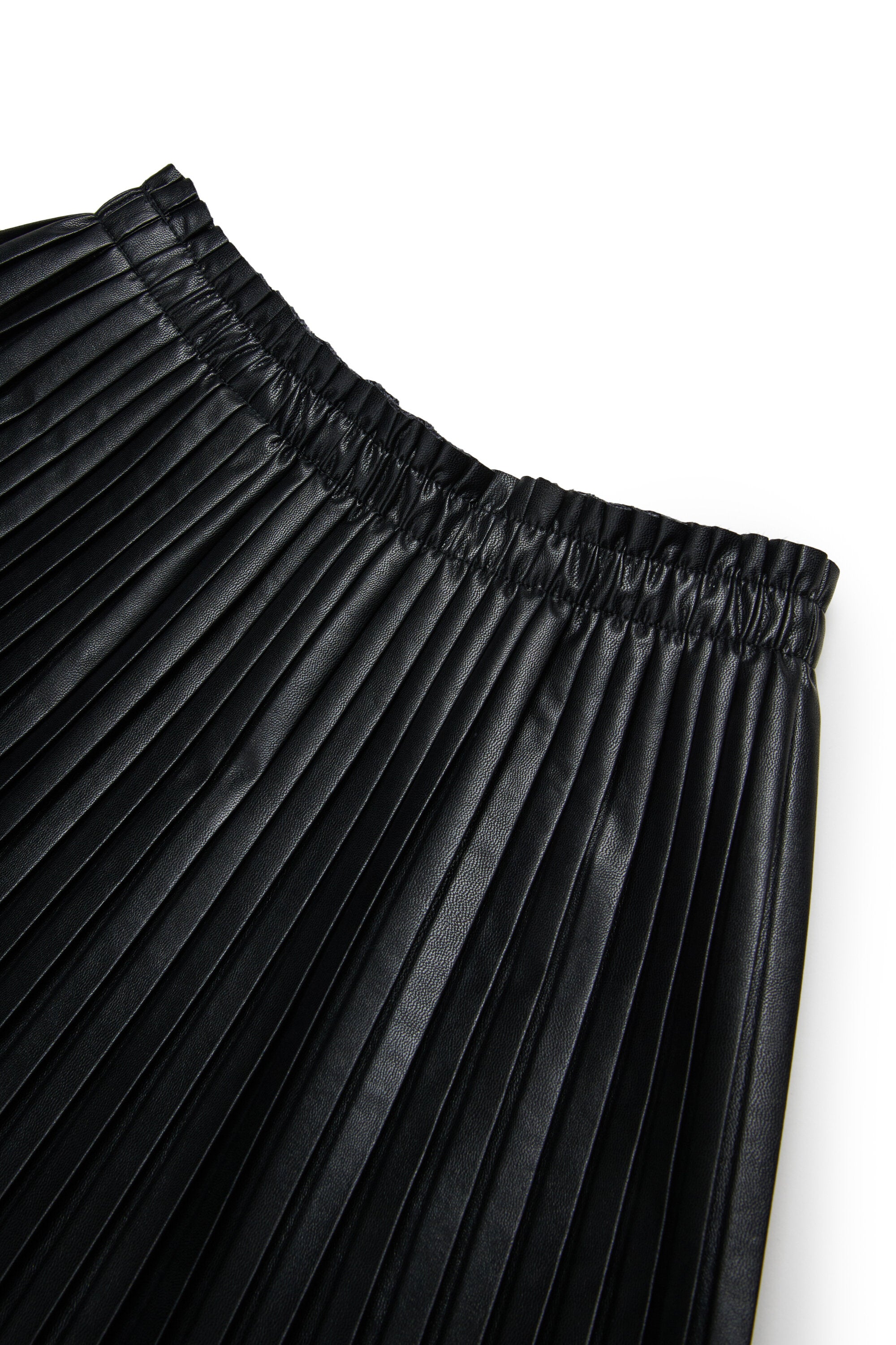 Short skirt in coated fabric