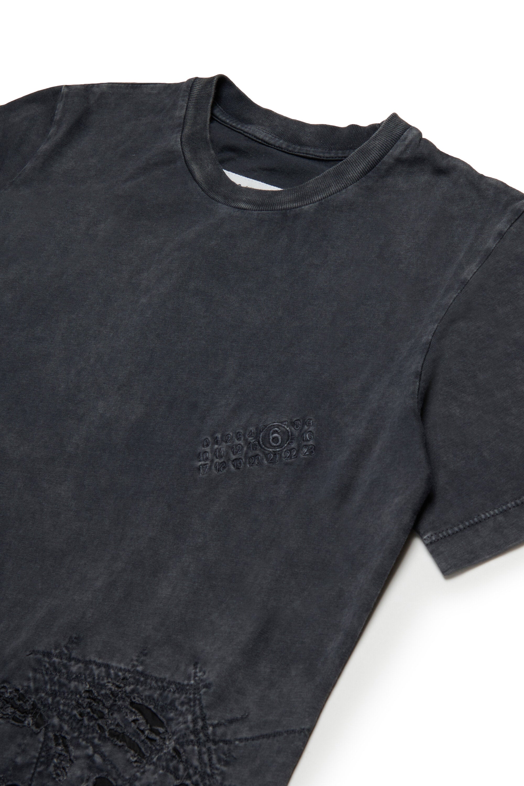 Jersey T-shirt with mending breaks