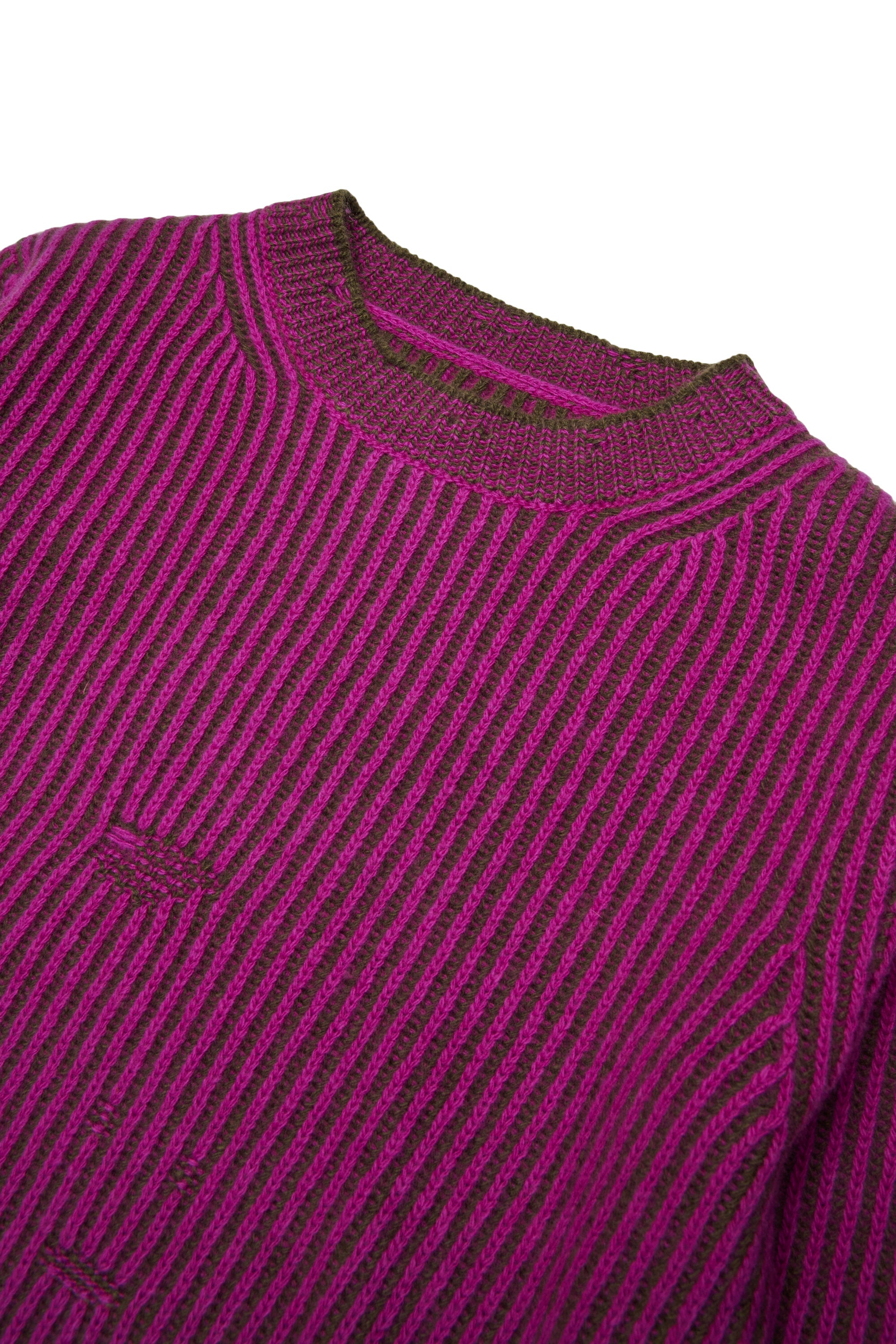 Ribbed wool pullover with breaks