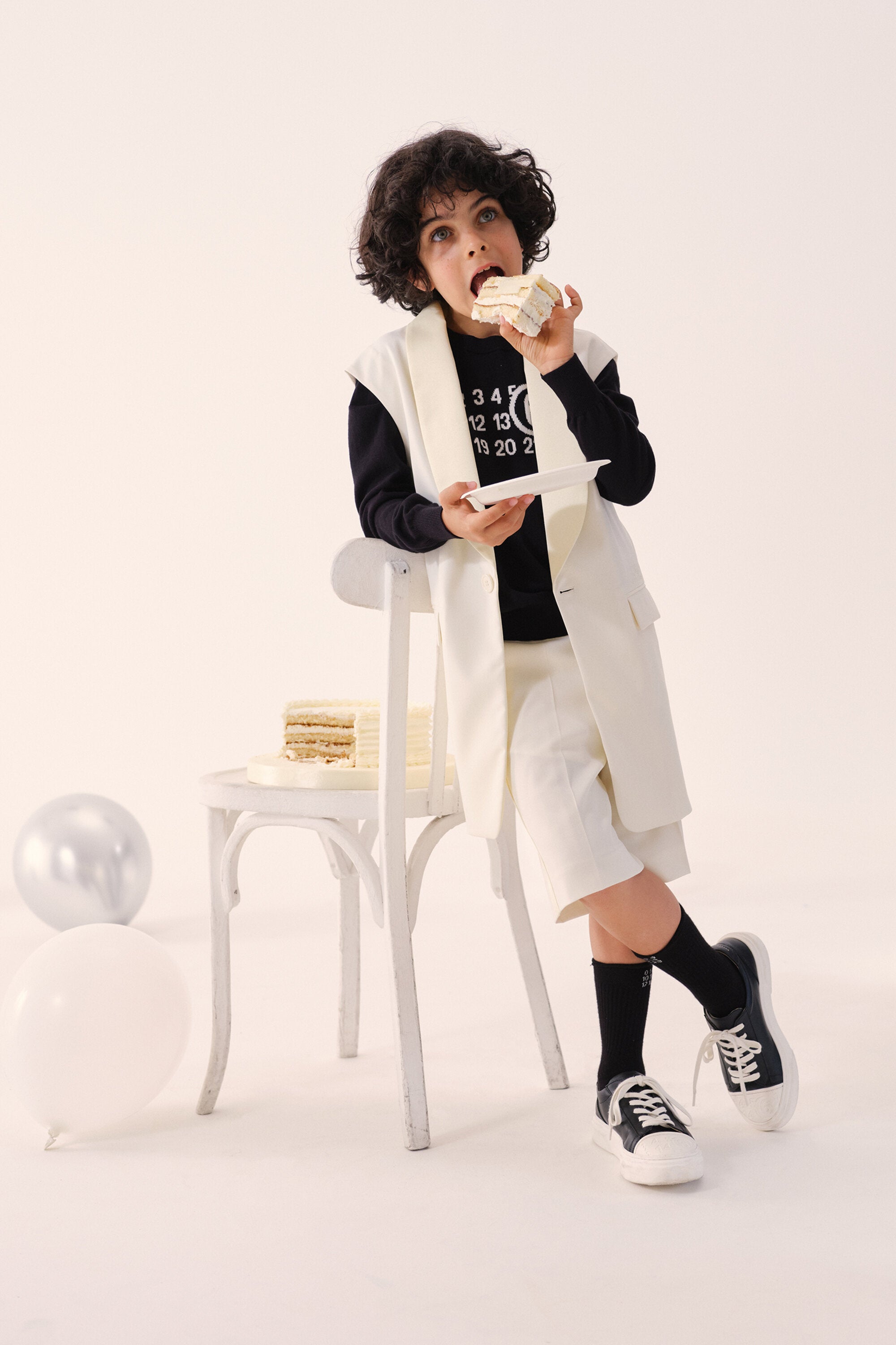 Sleeveless jacket with logo