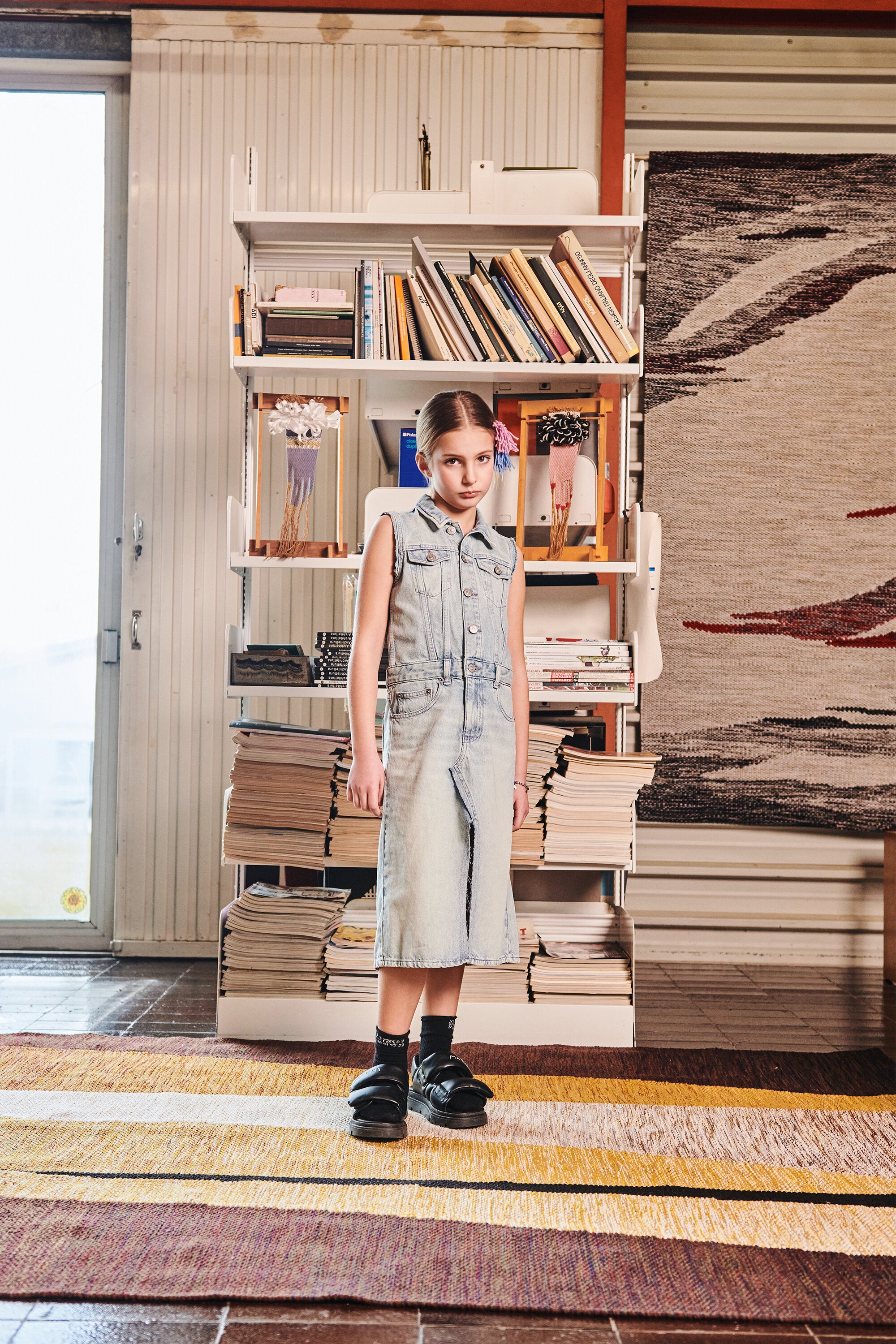 Sleeveless faded-effect denim dress