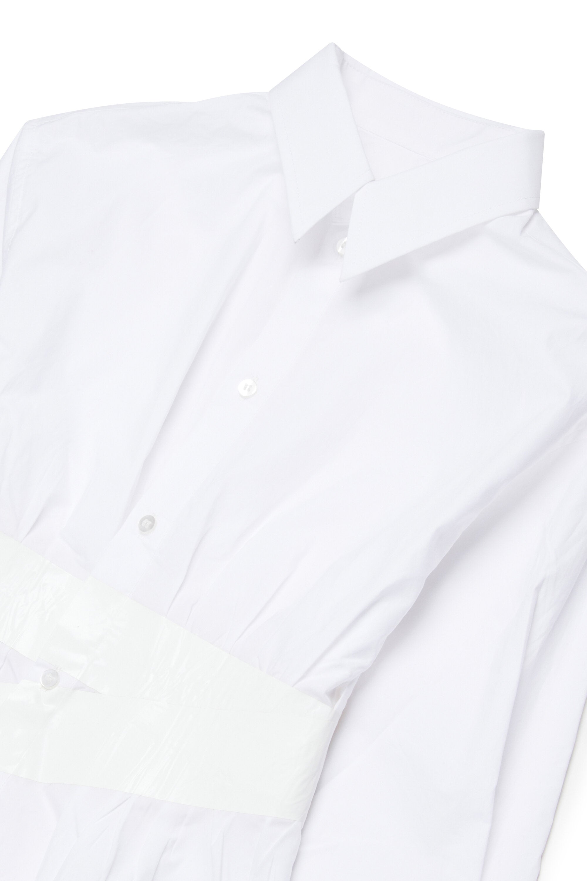 Long-sleeve shirt with belt