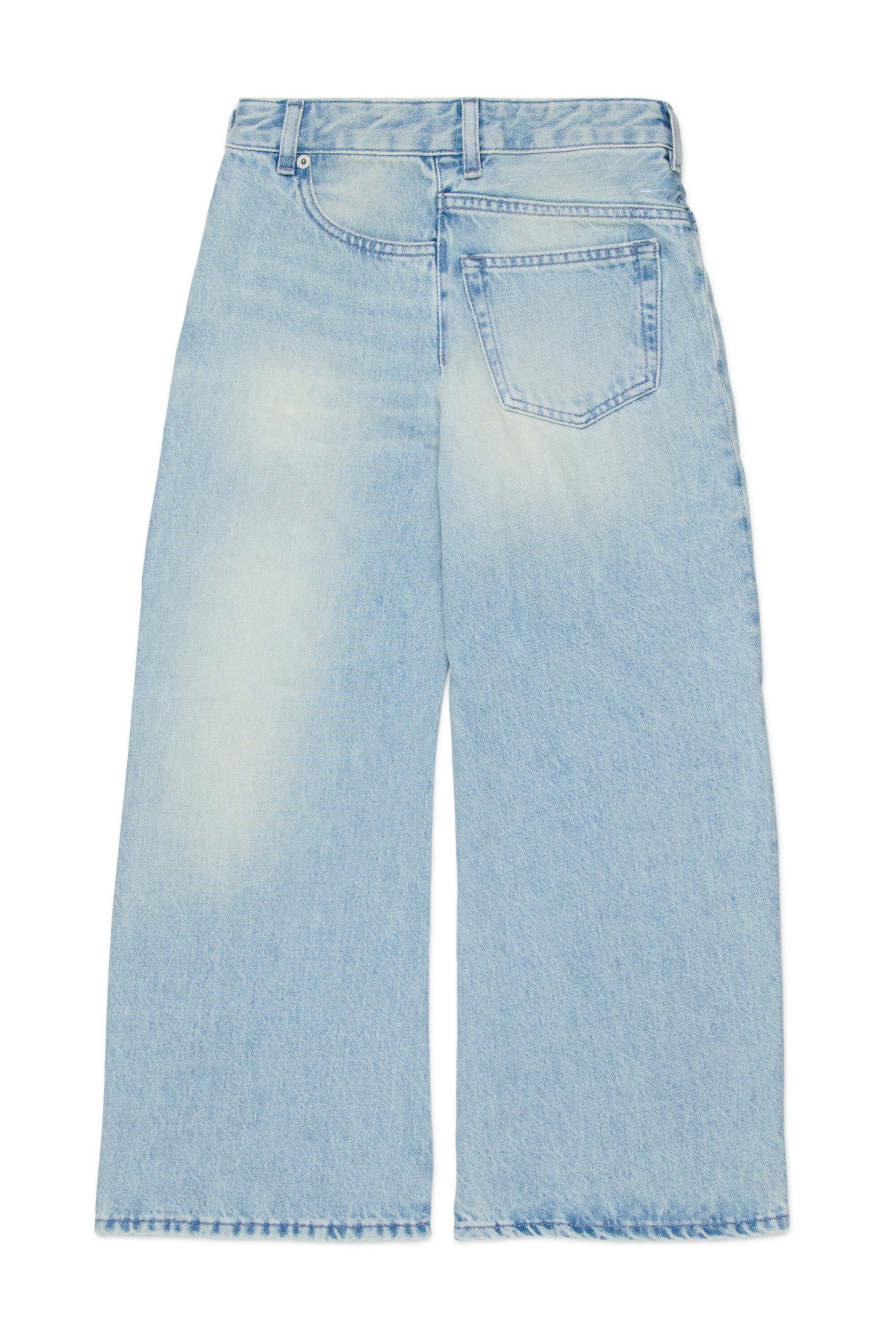 Regular jeans in light blue wash
