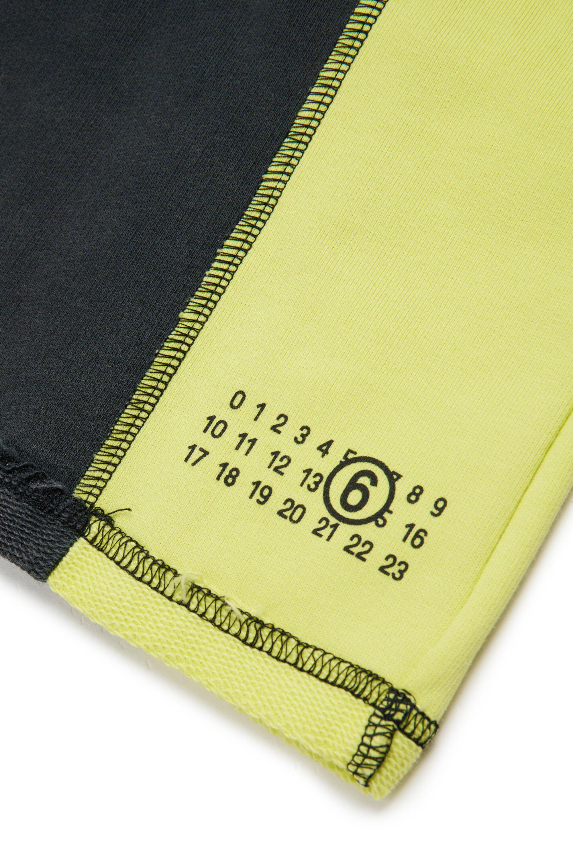 Sweatshirt shorts with logo