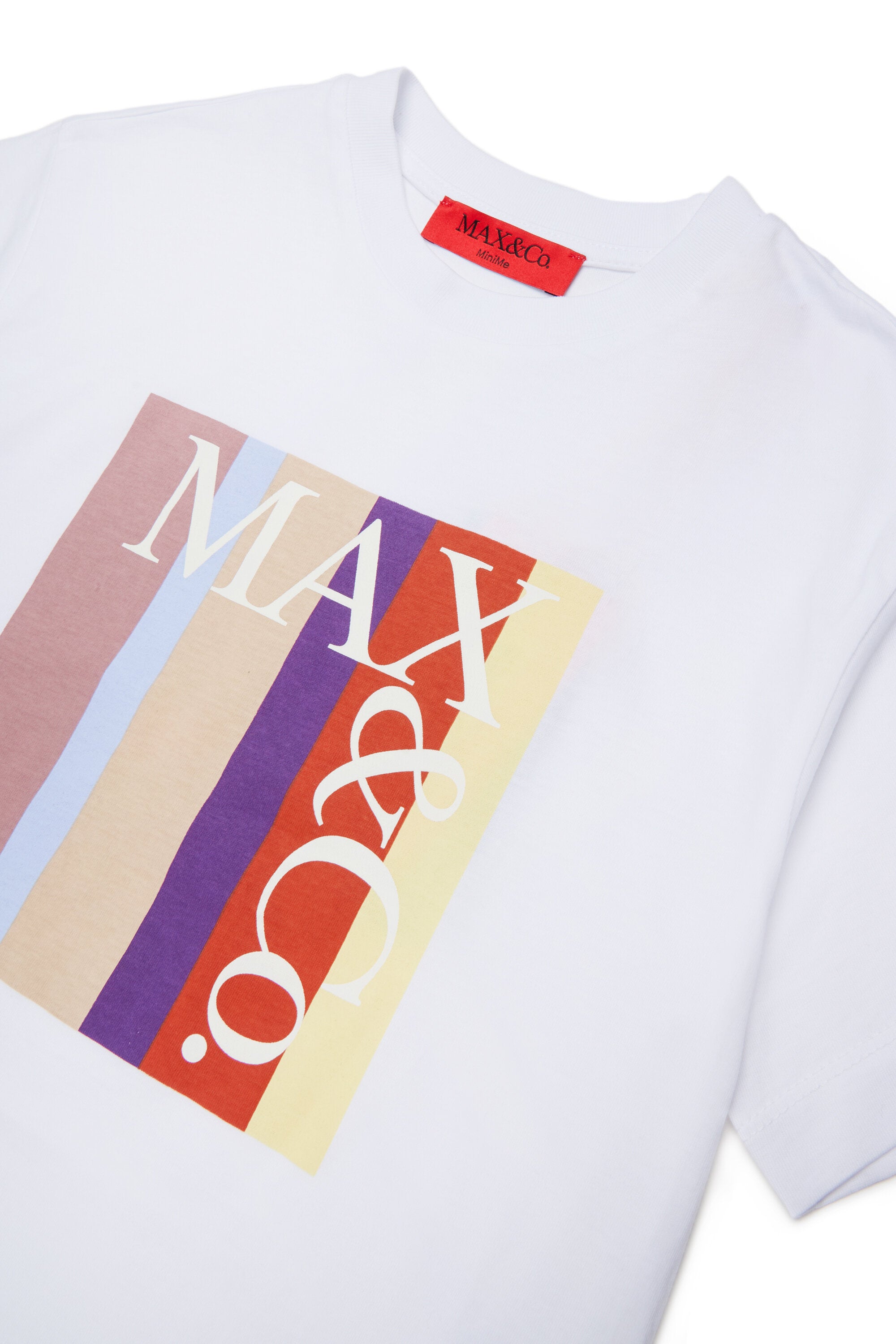 T-shirt with multicolor front logo