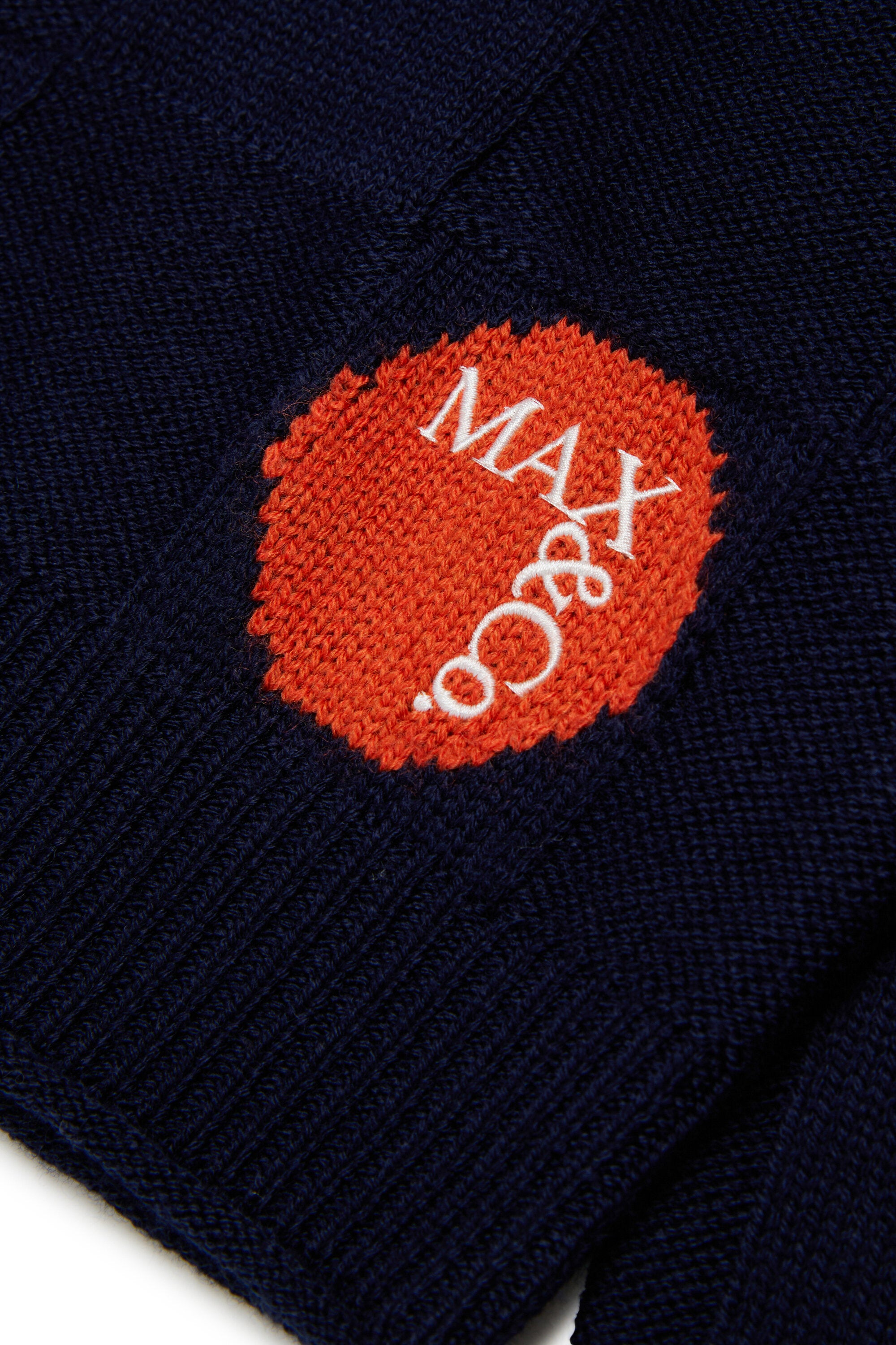 V-neck pullover with logo