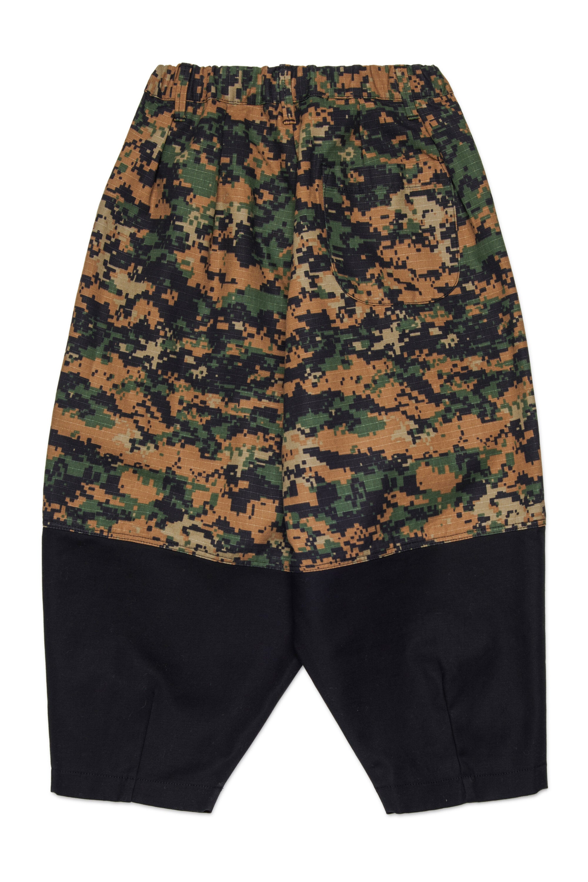 Oversized chino pants with camouflage pattern