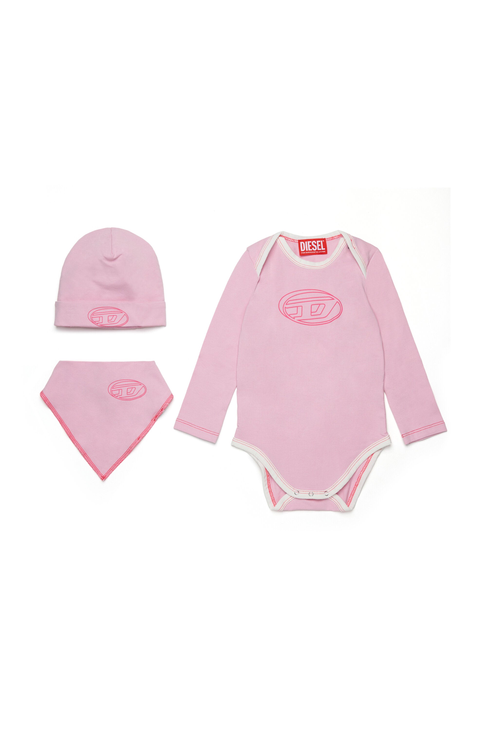 Stretch jersey birth set branded with Oval D logo