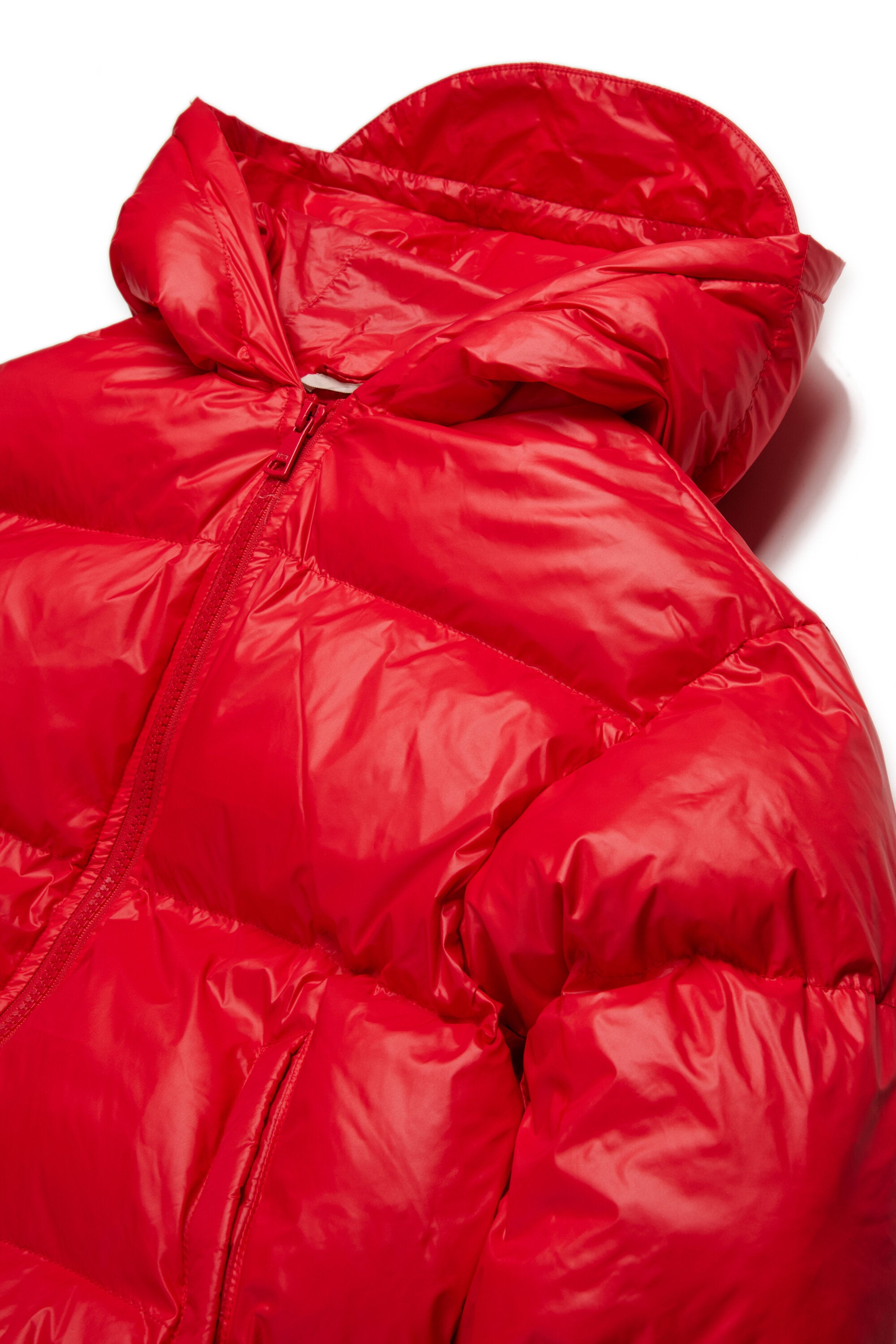 Short padded jacket with asymmetrical bottom