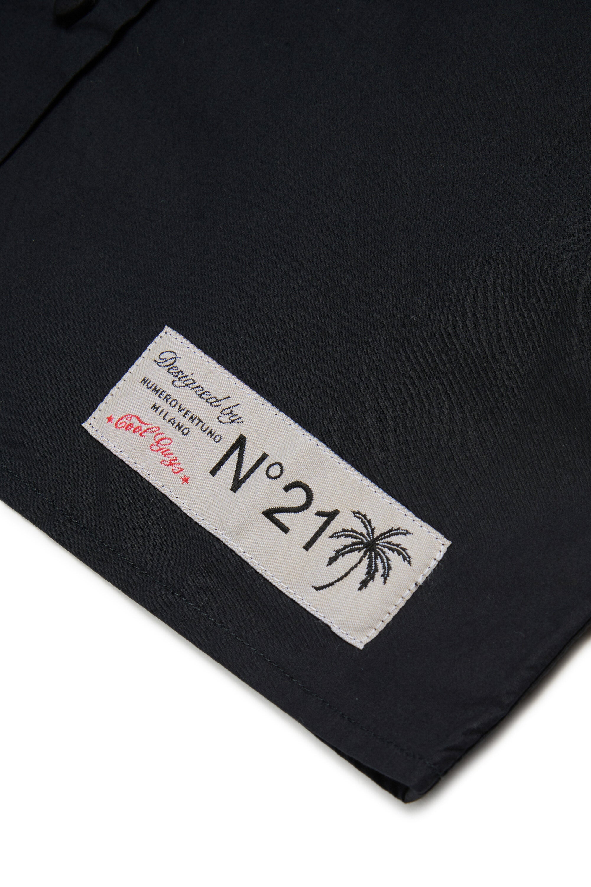 Sleeveless shirt with logo