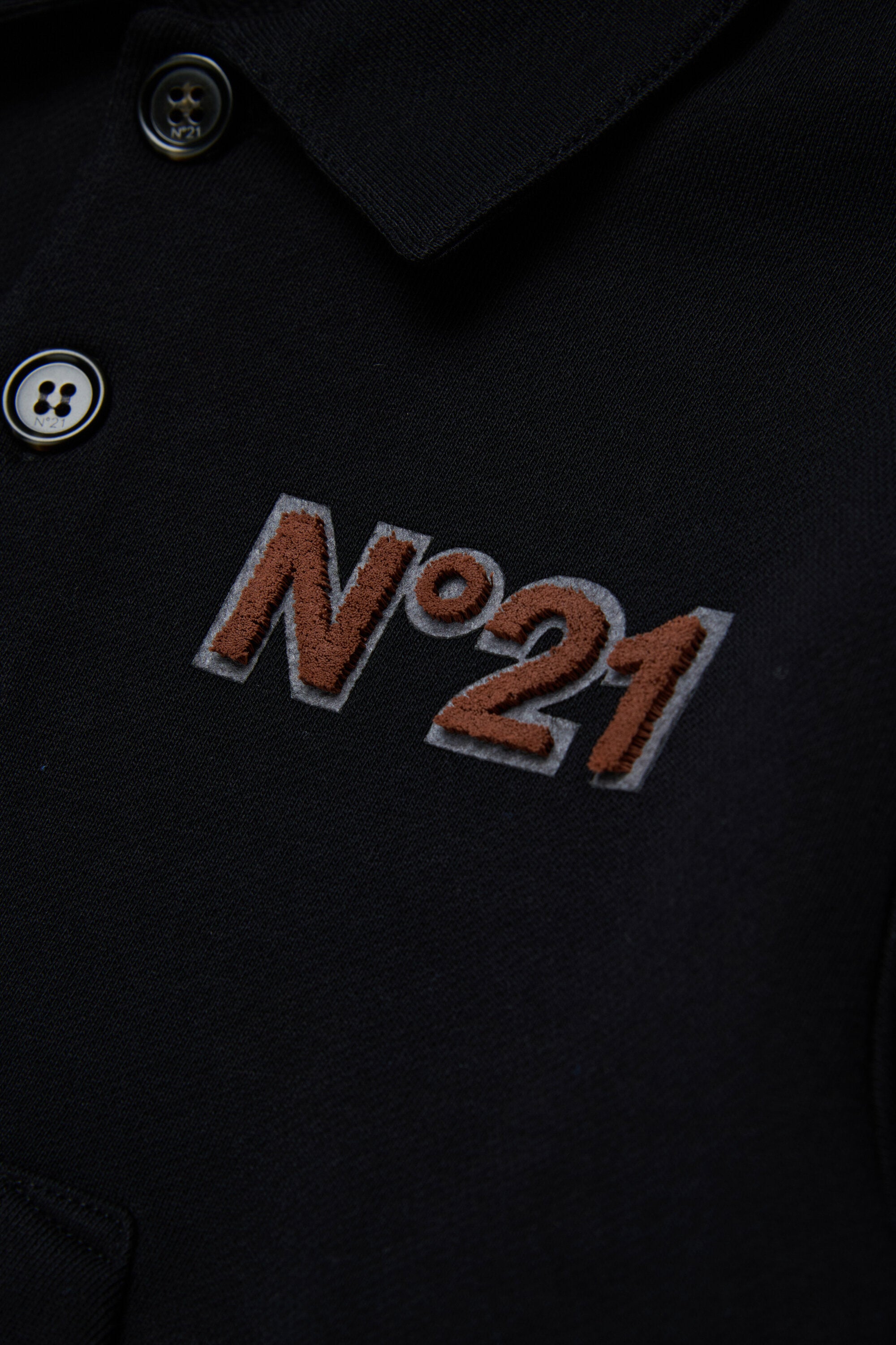 Sweatshirt with collar and logo