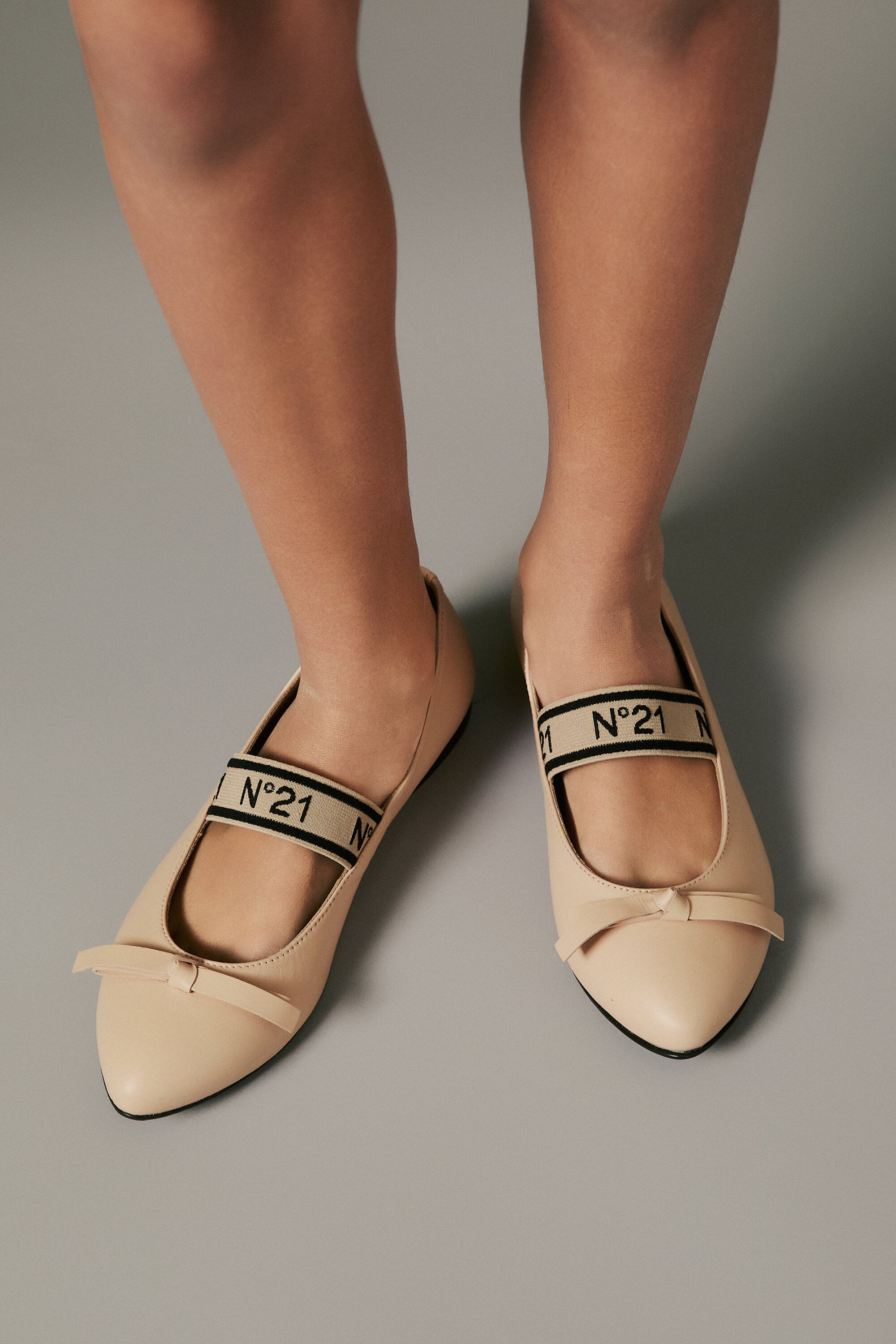 Leather ballerinas with bow