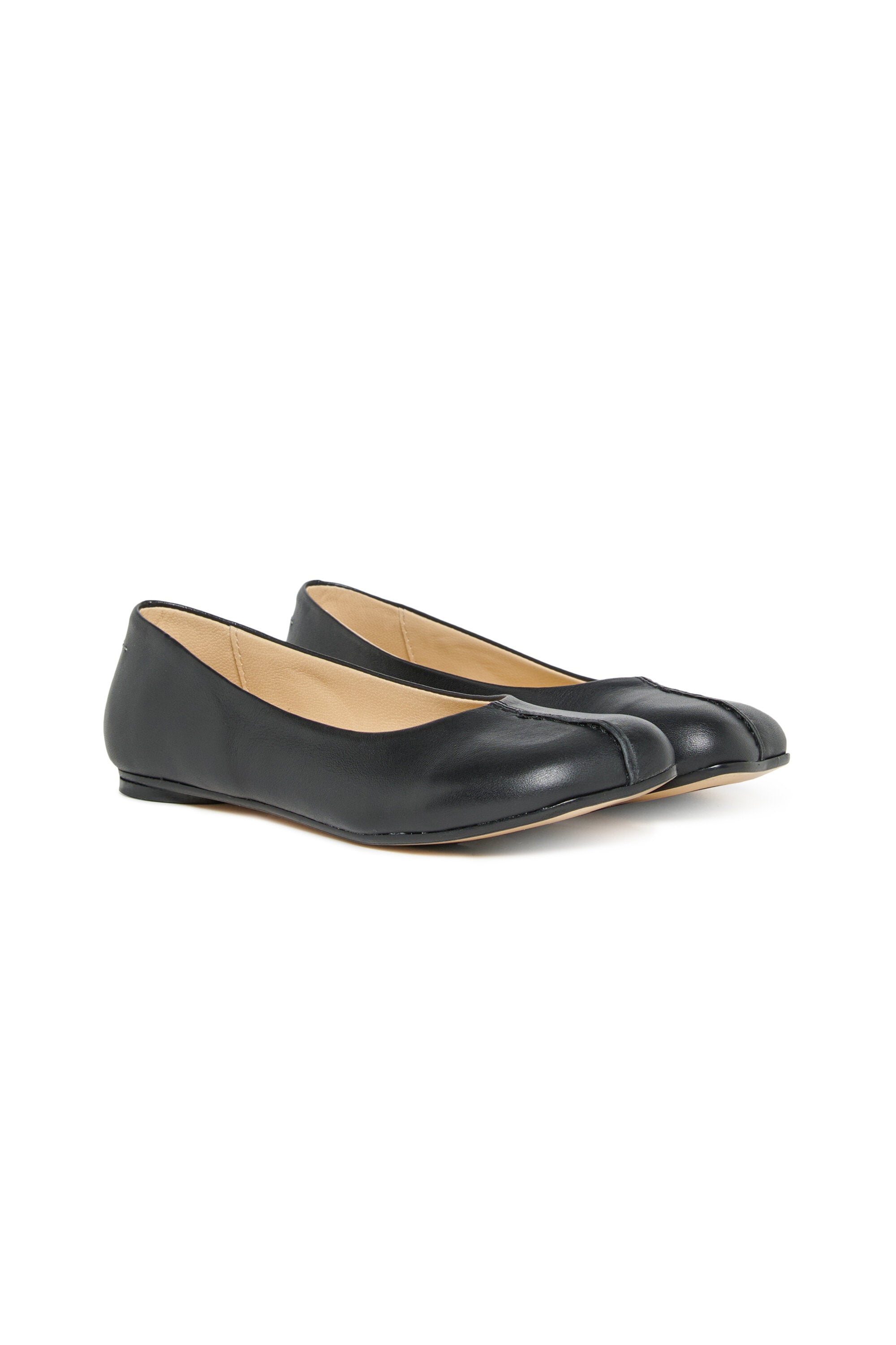 Leather ballet flats with stitching on toe