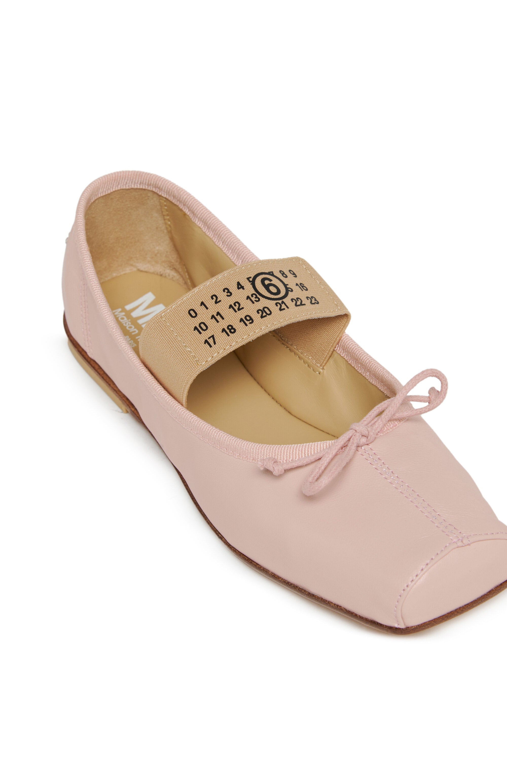 Ballet flat with elastic band