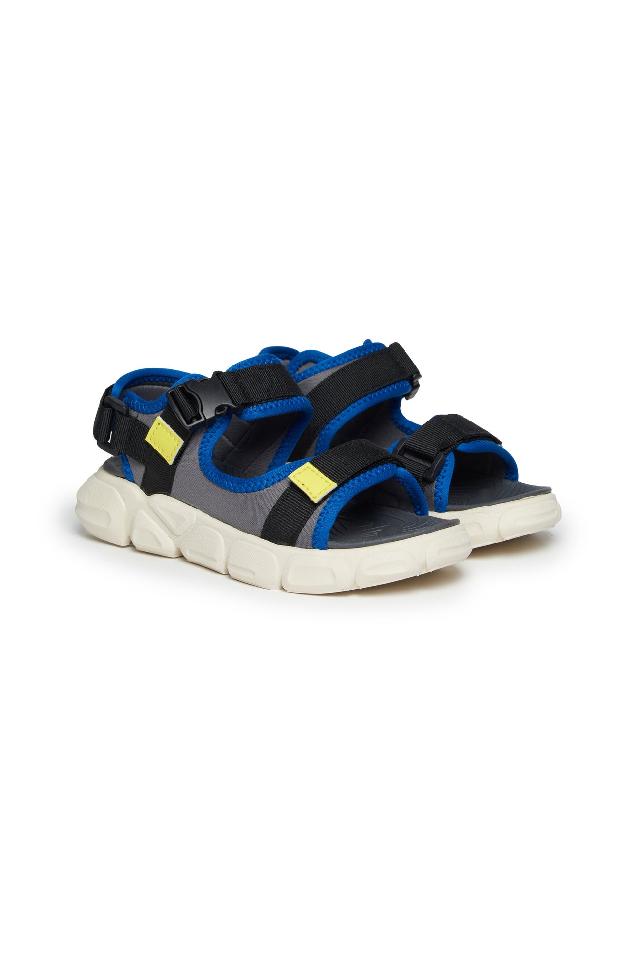 Sport sandals with bold sole Sport sandals with bold sole