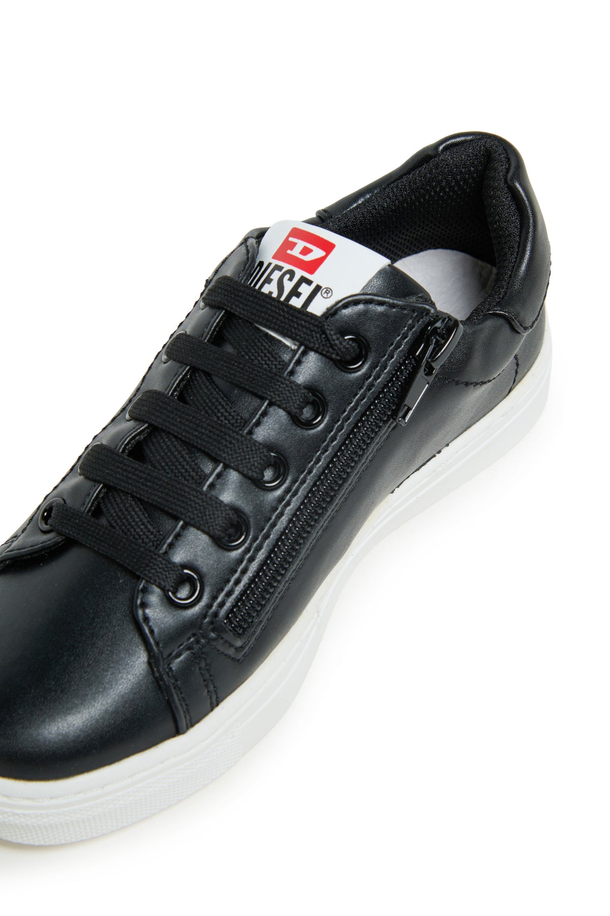 Sneakers with logo