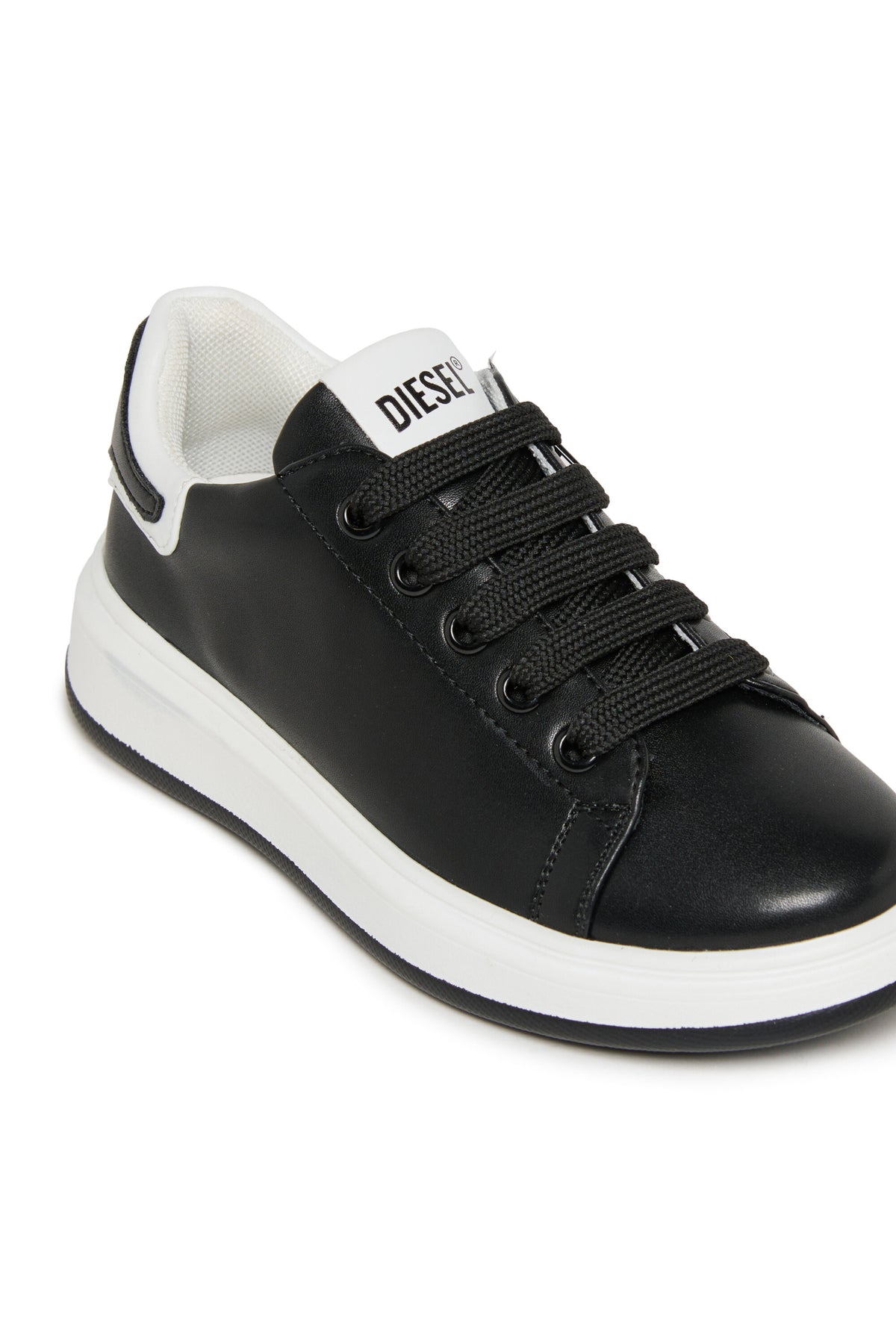 Sneakers with logo