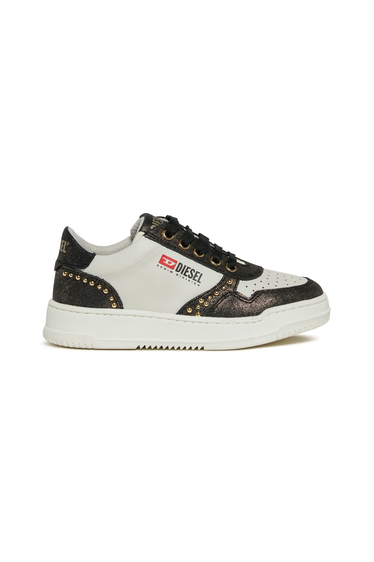 Sneakers with logo